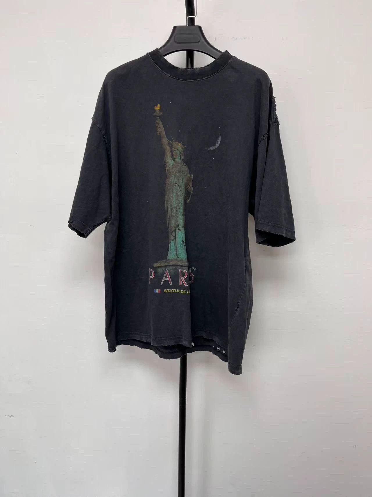 Balenciaga Balenciaga Graphic Logo Crewneck Tee Black S Size US S / EU 44-46 / 1 - 1 Thumbnail