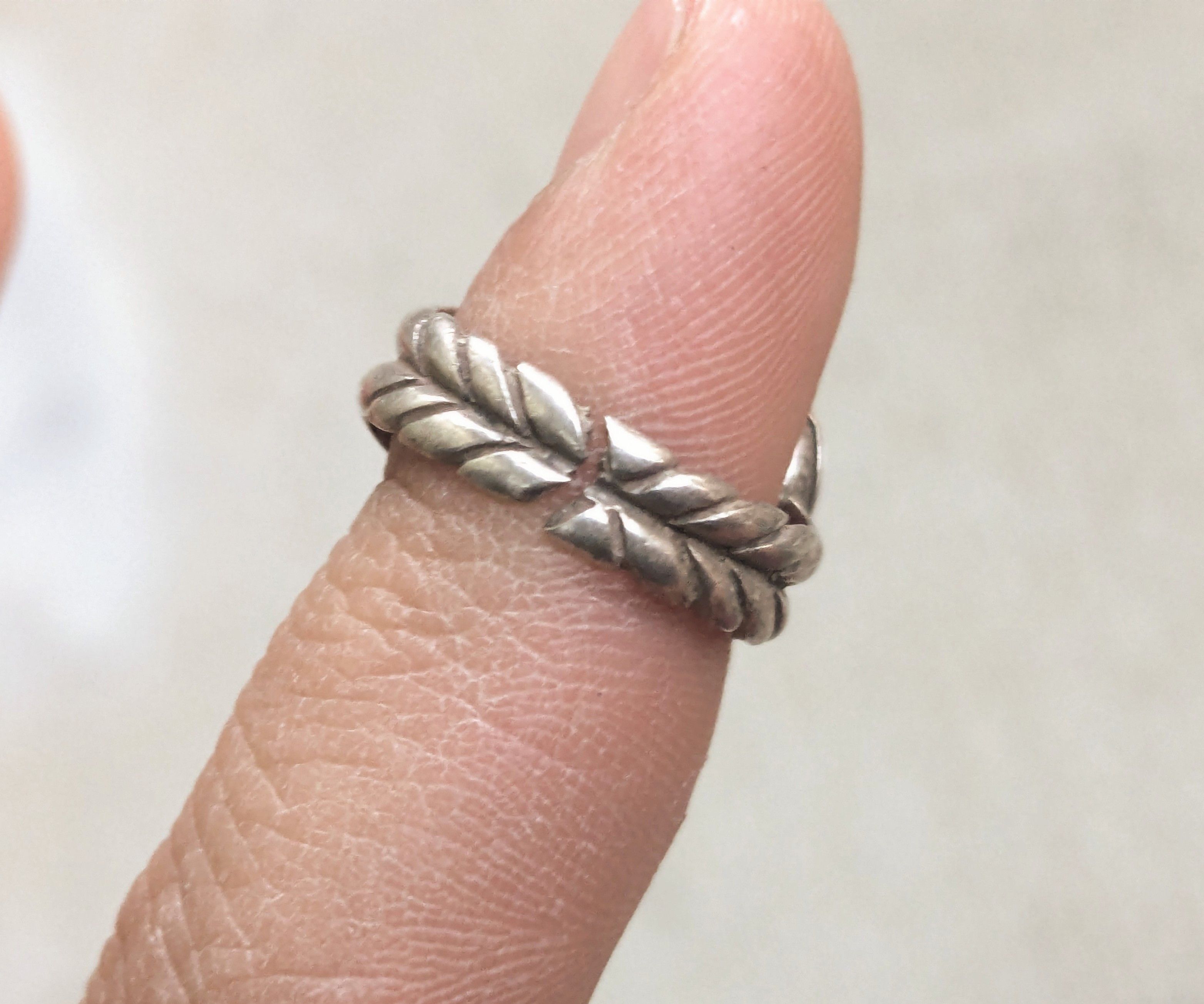 Jewelry × Sterling Silver × Vintage Vintage Sterling Silver Ring MOP Les Baker 6 Navajo Native Size ONE SIZE - 10 Thumbnail