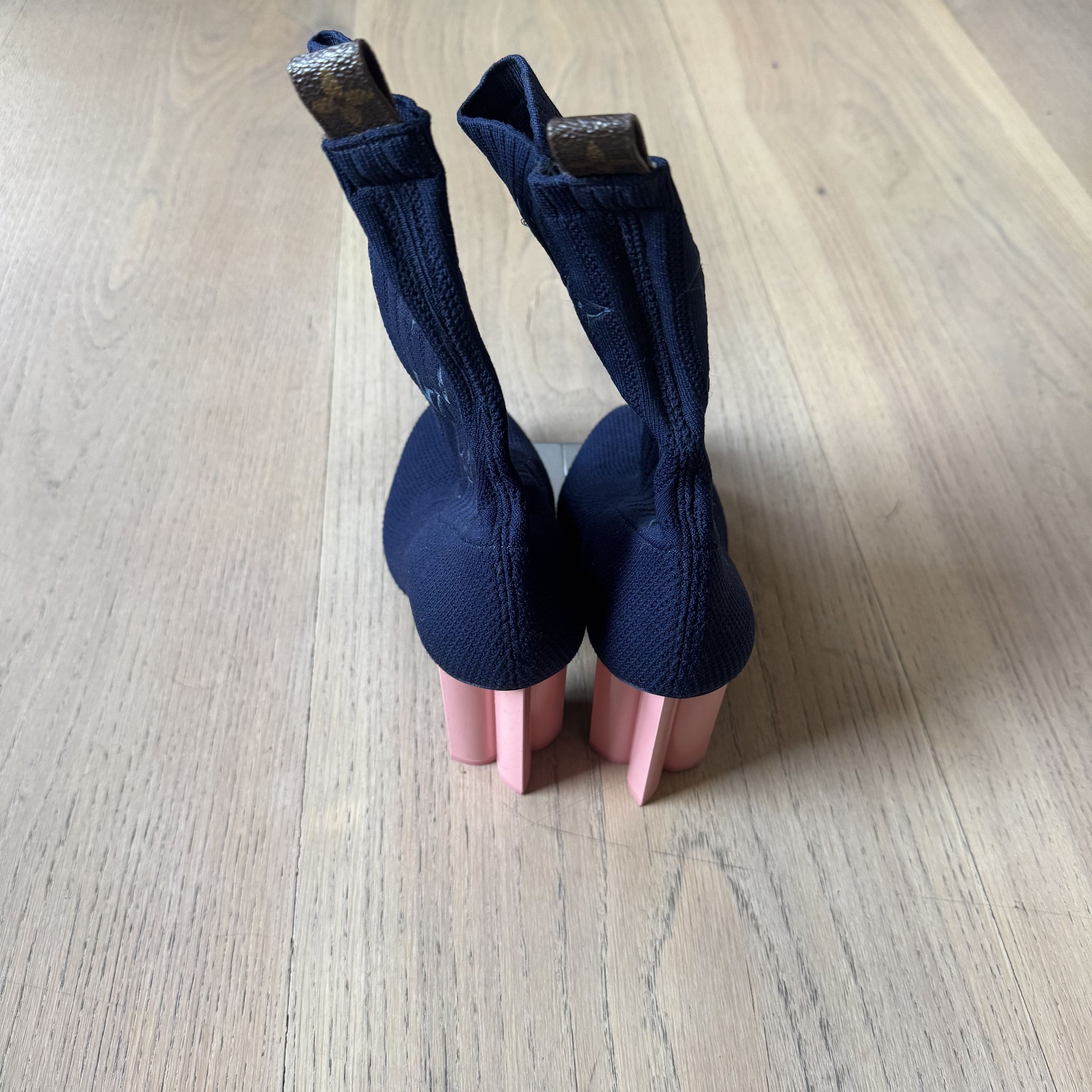 Louis Vuitton Louis Vuitton - Monogram Silhouette Ankle Boots - Pink Size US 8 / IT 38 - 4 Thumbnail