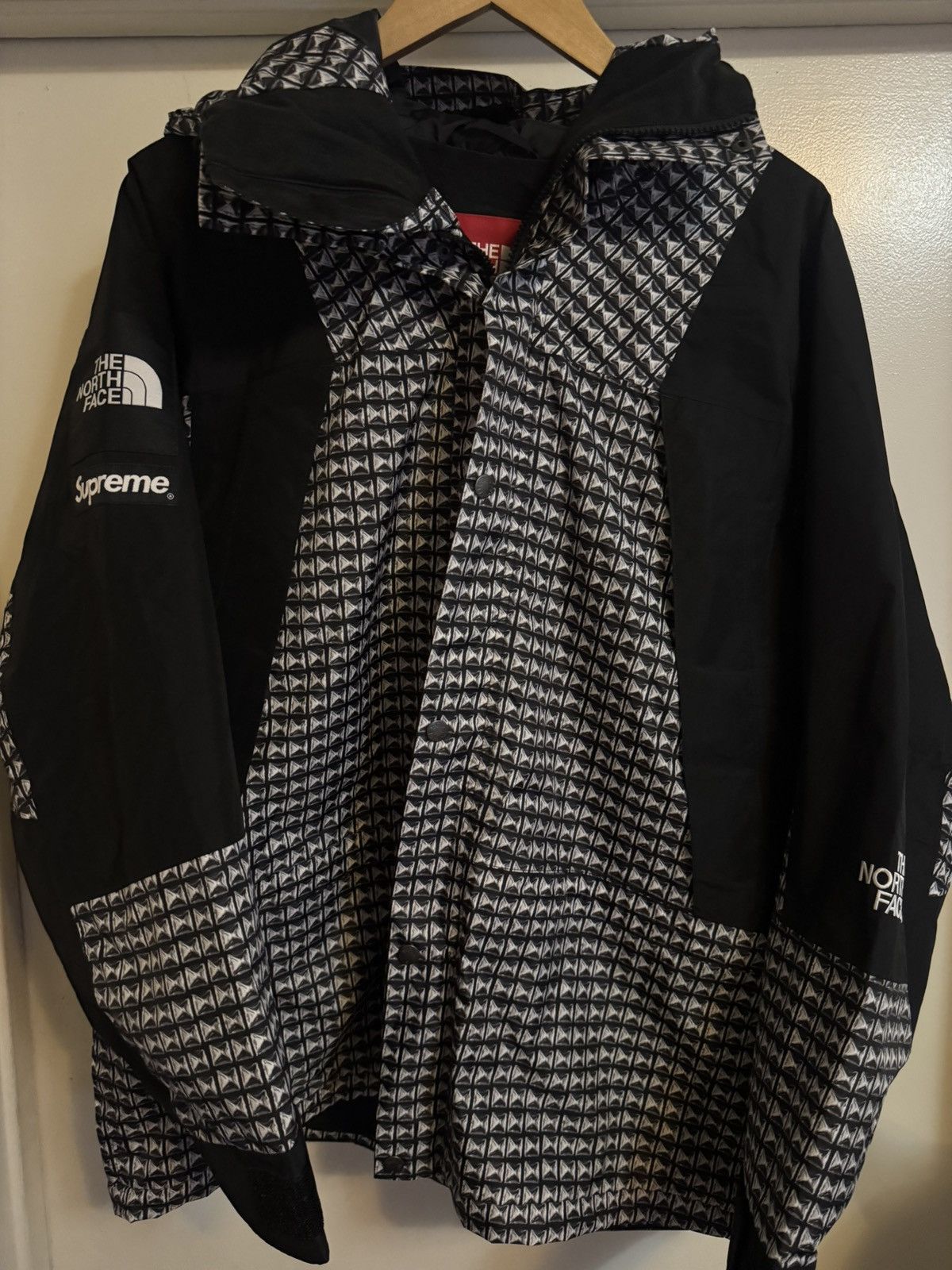 Supreme The North Face Studded Mountain Jacket