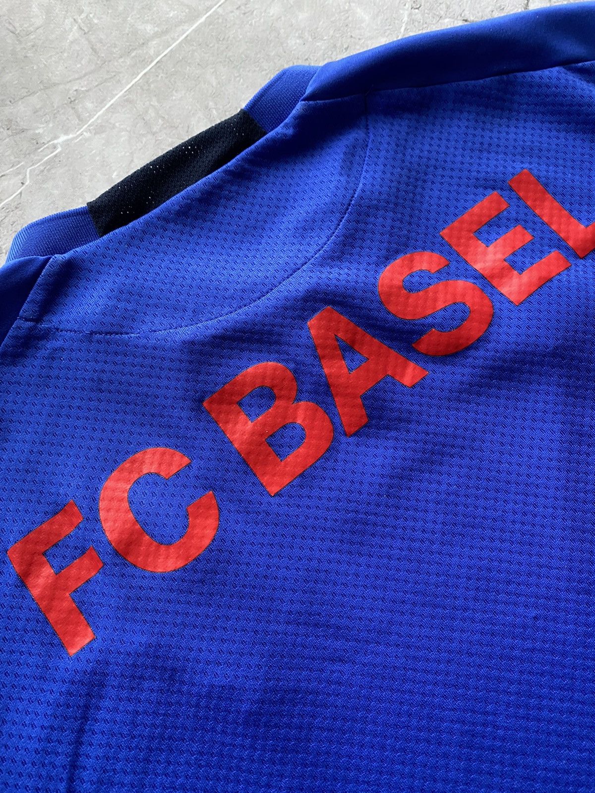 Macron Macron FC Basel Training #26 Soccer Football Jersey Size US L / EU 52-54 / 3 - 17 Thumbnail