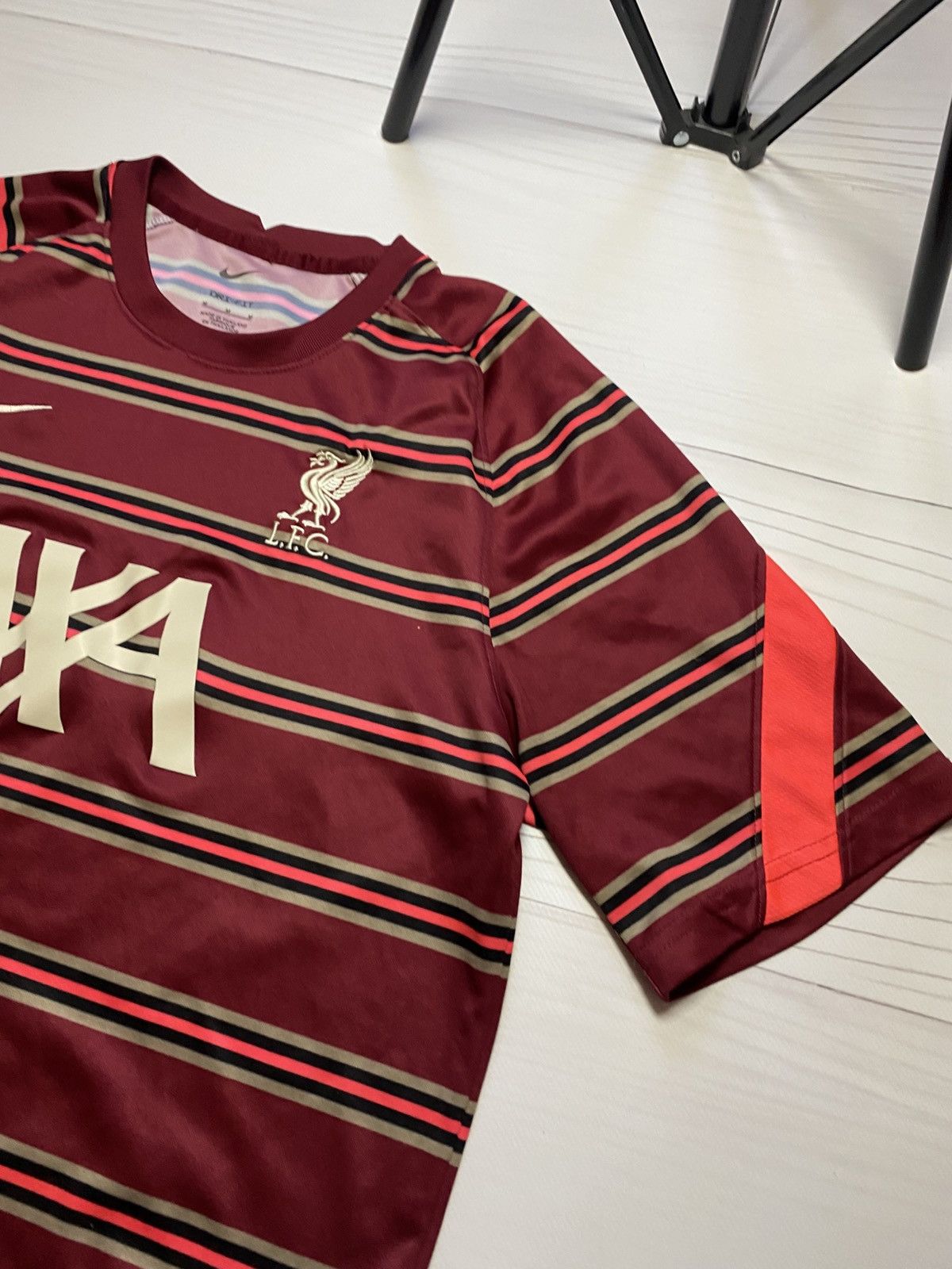 Nike Nike Liverpool 2021/22 Pre-Match football y2k t shirt Size US M / EU 48-50 / 2 - 9 Thumbnail