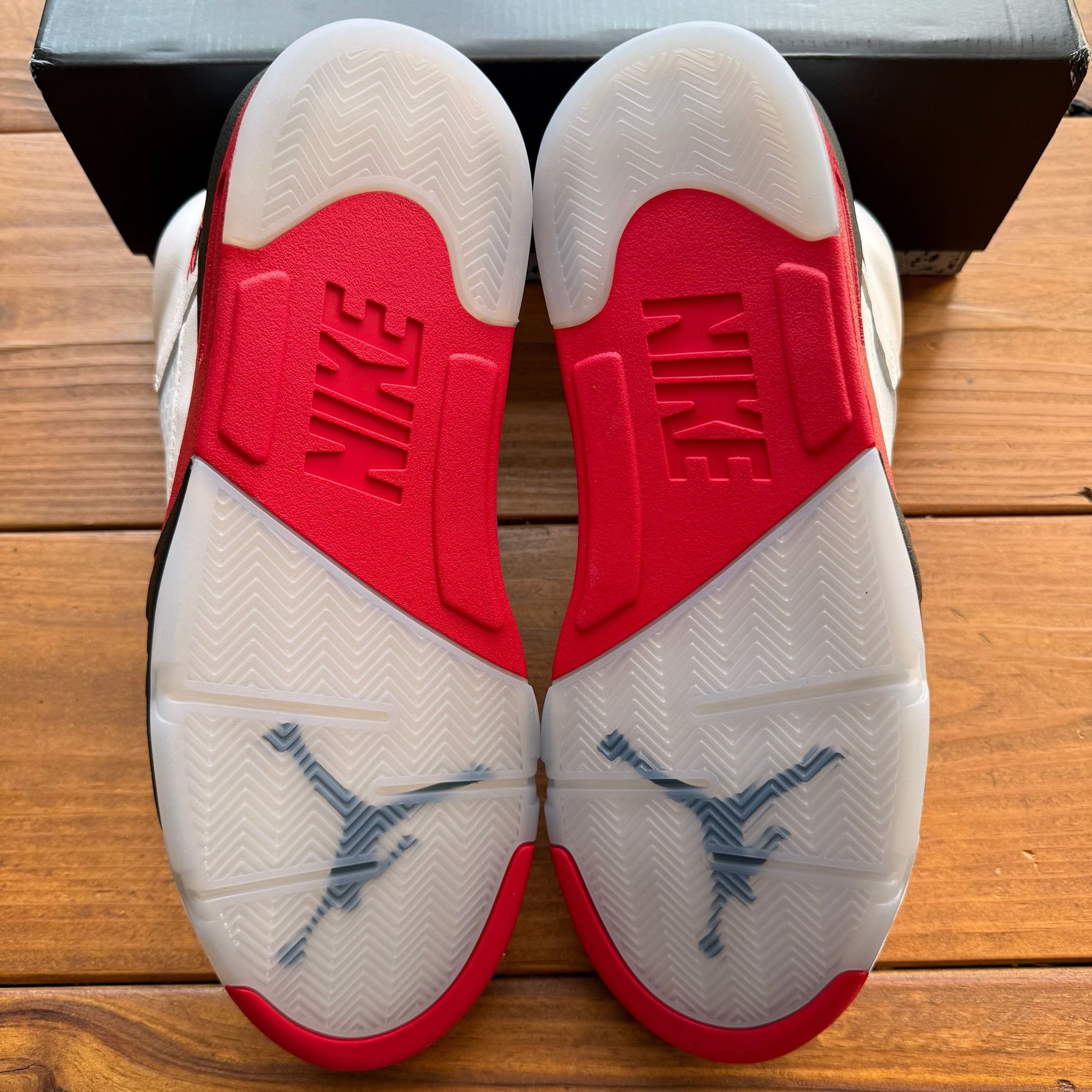 Jordan Brand Size 13 - Jordan 5 Retro 'Fire Red' 2025 - HQ7978-101 Size US 13 / EU 46 - 6 Thumbnail