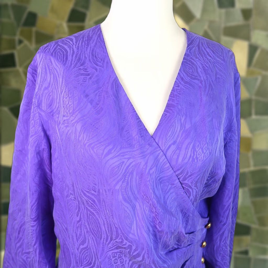 Vintage VINTAGE Argenti royal purple silk top and skirt suit set 12 1990s Cocktail Silk Women’s Dress Suit Size XL / US 12-14 / IT 48-50 - 1 Thumbnail