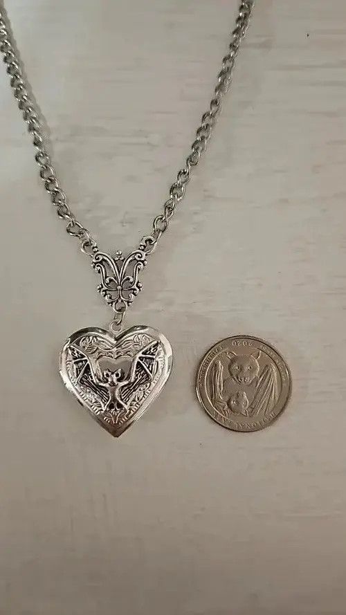 Jewelry Heart Locket With Vampire Bat Pendant Necklace Size ONE SIZE - 3 Thumbnail