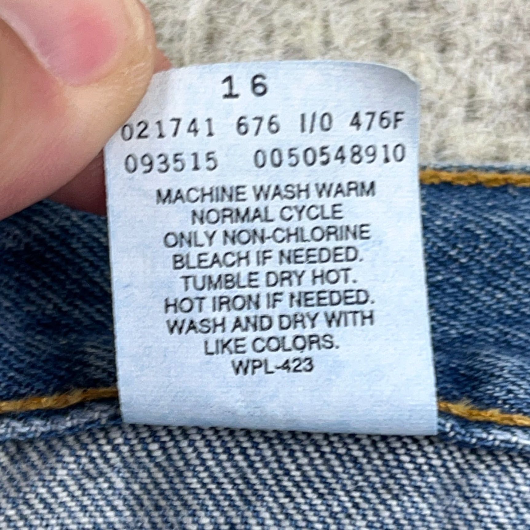 Levi's VINTAGE Levi's 505 Jeans Men 36x30 Straight Leg Regular Fit Medium Wash 90s Classic Blue Size US 36 / EU 52 - 5 Thumbnail