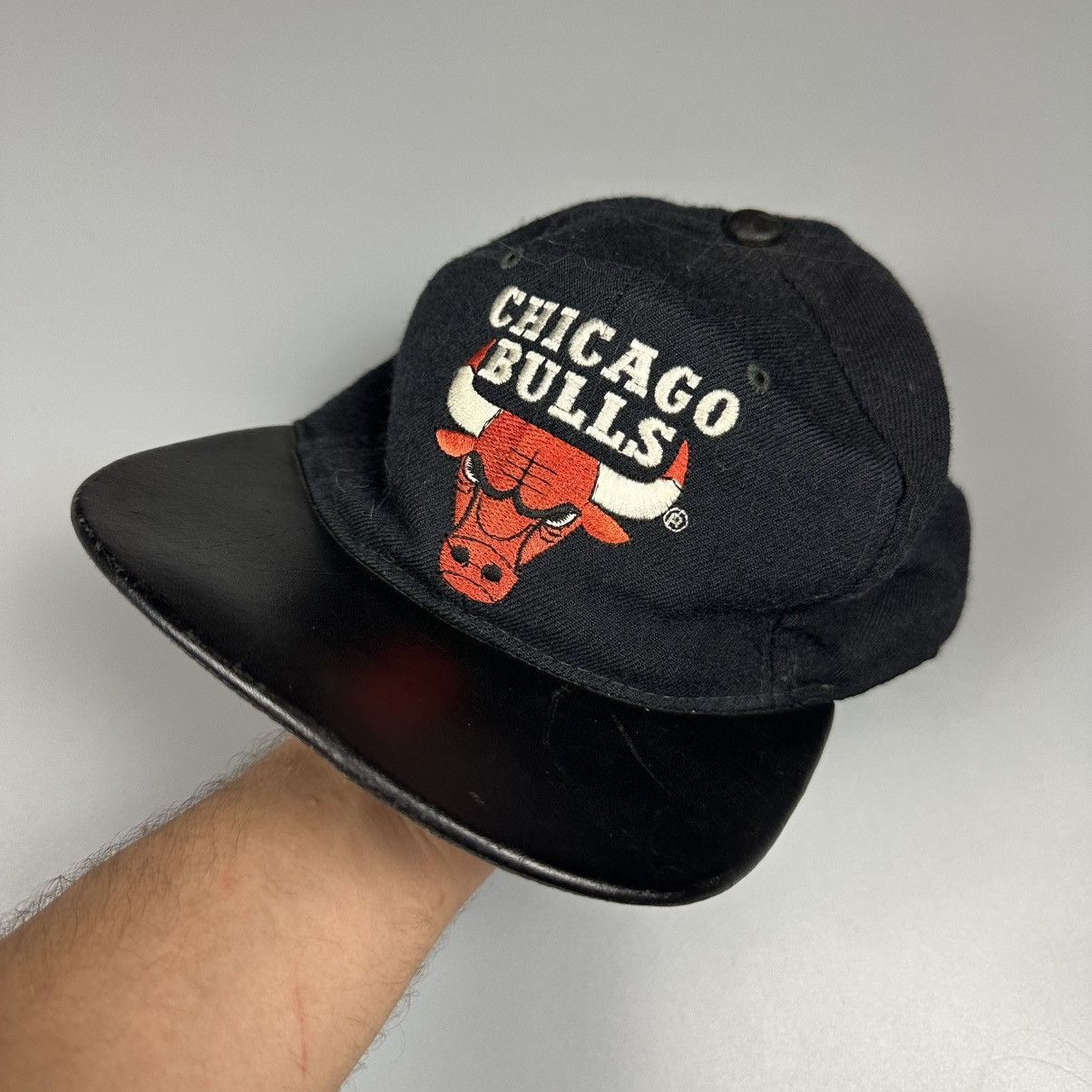 Starter Rare Chicago Bulls NBA Cap Size ONE SIZE - 1 Thumbnail