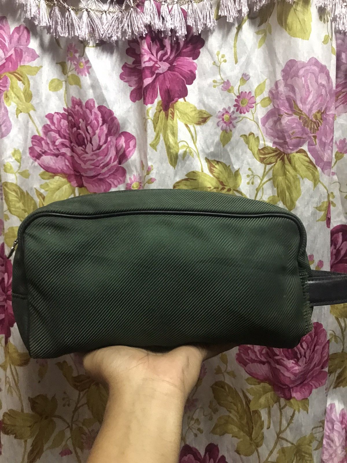 Louis Vuitton Authentic Louis Vuitton Size ONE SIZE - 2 Thumbnail