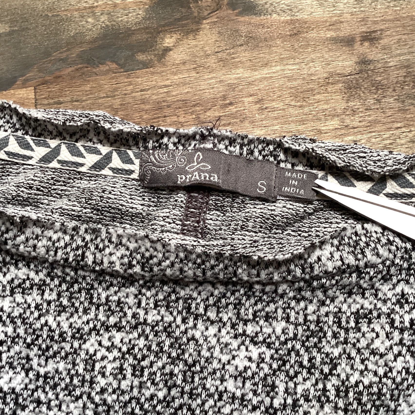 Prana prAna Sweater Women S Gray Marled Raw Edge Neck Pullover Kangaroo Pocket Outdoor Size S / US 4 / IT 40 - 3 Thumbnail
