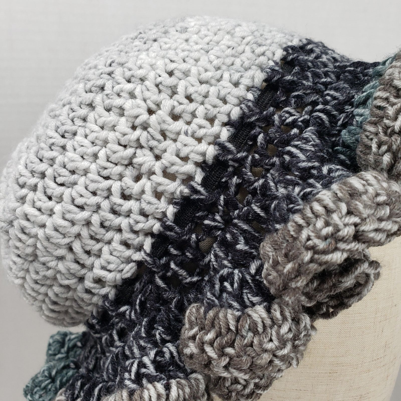 Handmade Handmade Crochet Ruffle Hat Gray Bucket Slouchy Beanie Boho Size ONE SIZE - 7 Thumbnail
