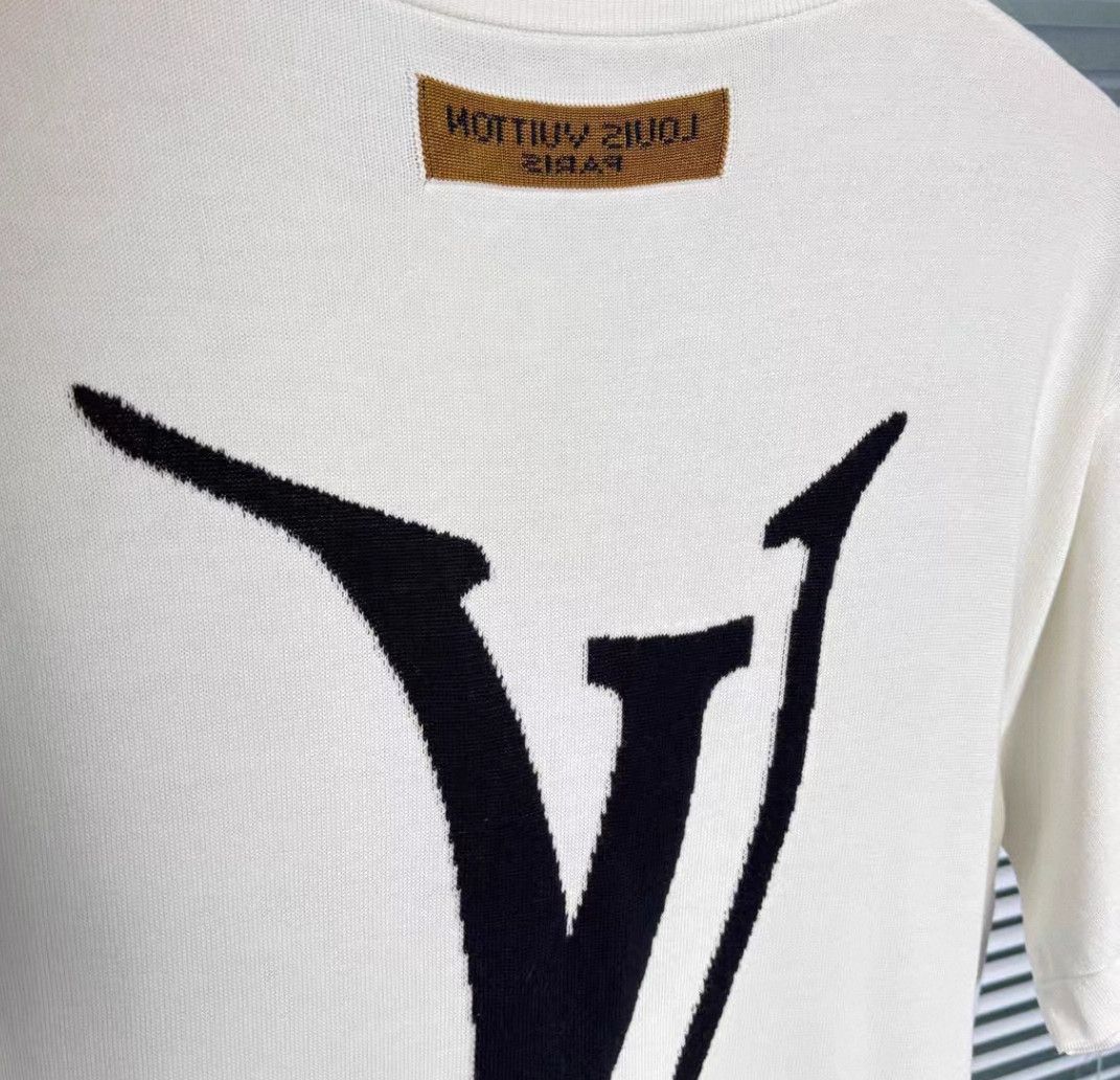 Louis Vuitton Louis Vuitton White knit monogrammed logo short sleeve Size US M / EU 48-50 / 2 - 5 Thumbnail