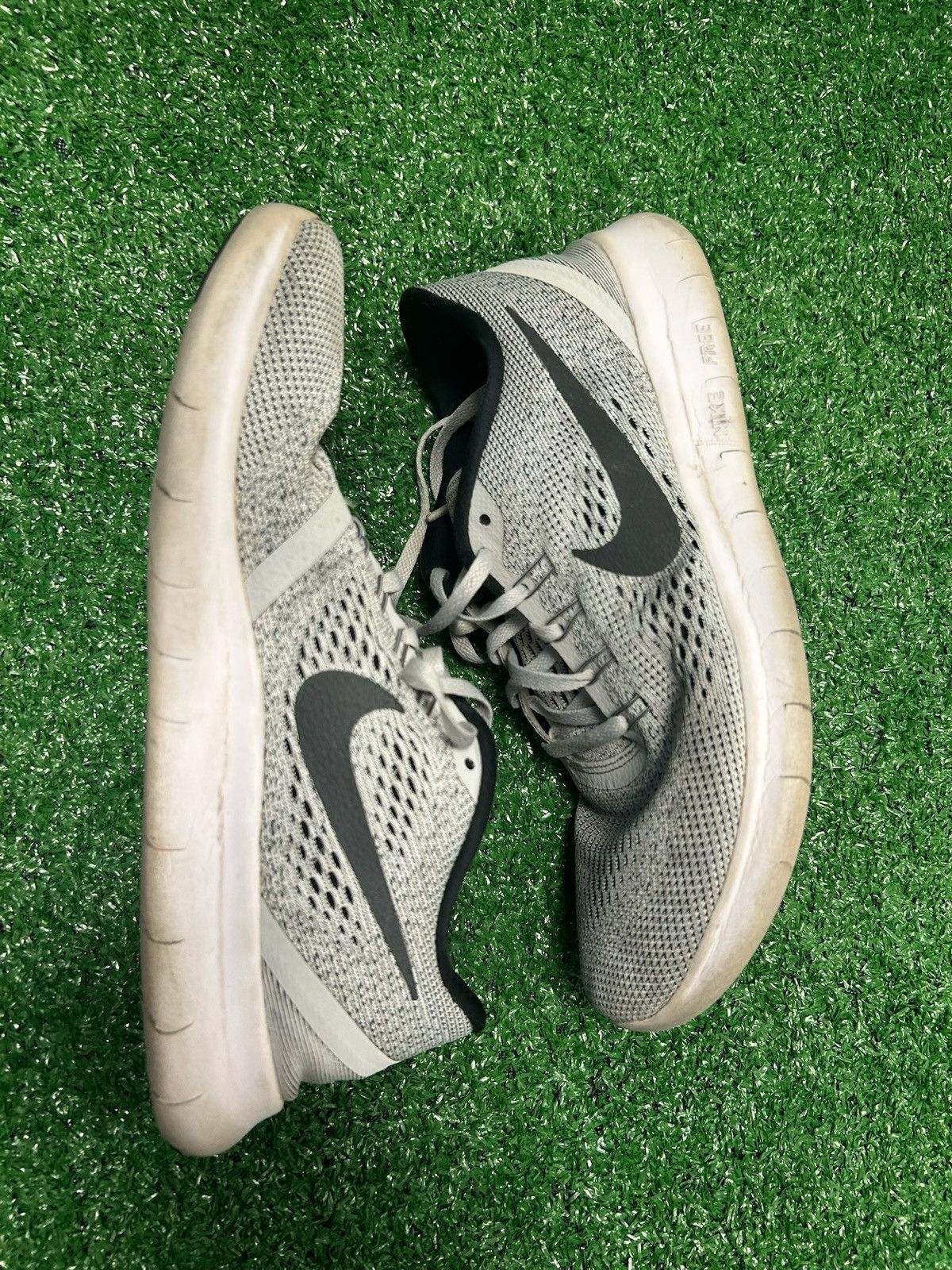 Nike Women’s size 9.5 Nike White Free Rn Pure Platinum 831509-101 Size US 9.5 / IT 39.5 - 6 Thumbnail
