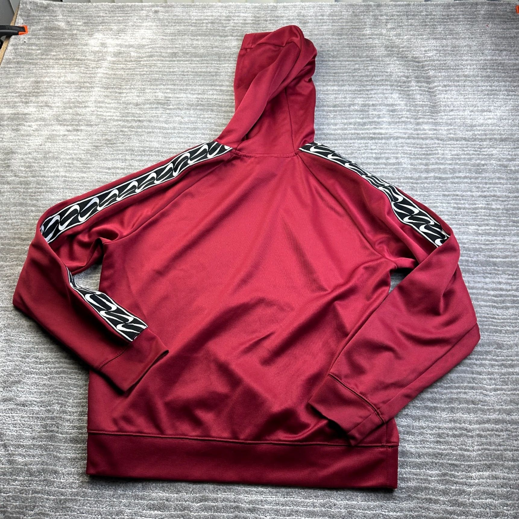 Nike Nike Hoodie Womens Small Red Center Swoosh Pullover Sweatshirt NSW Sportswear Crew Neck Long Sleeve Pockets ZIP Casual Regular Size S / US 4 / IT 40 - 2 Thumbnail