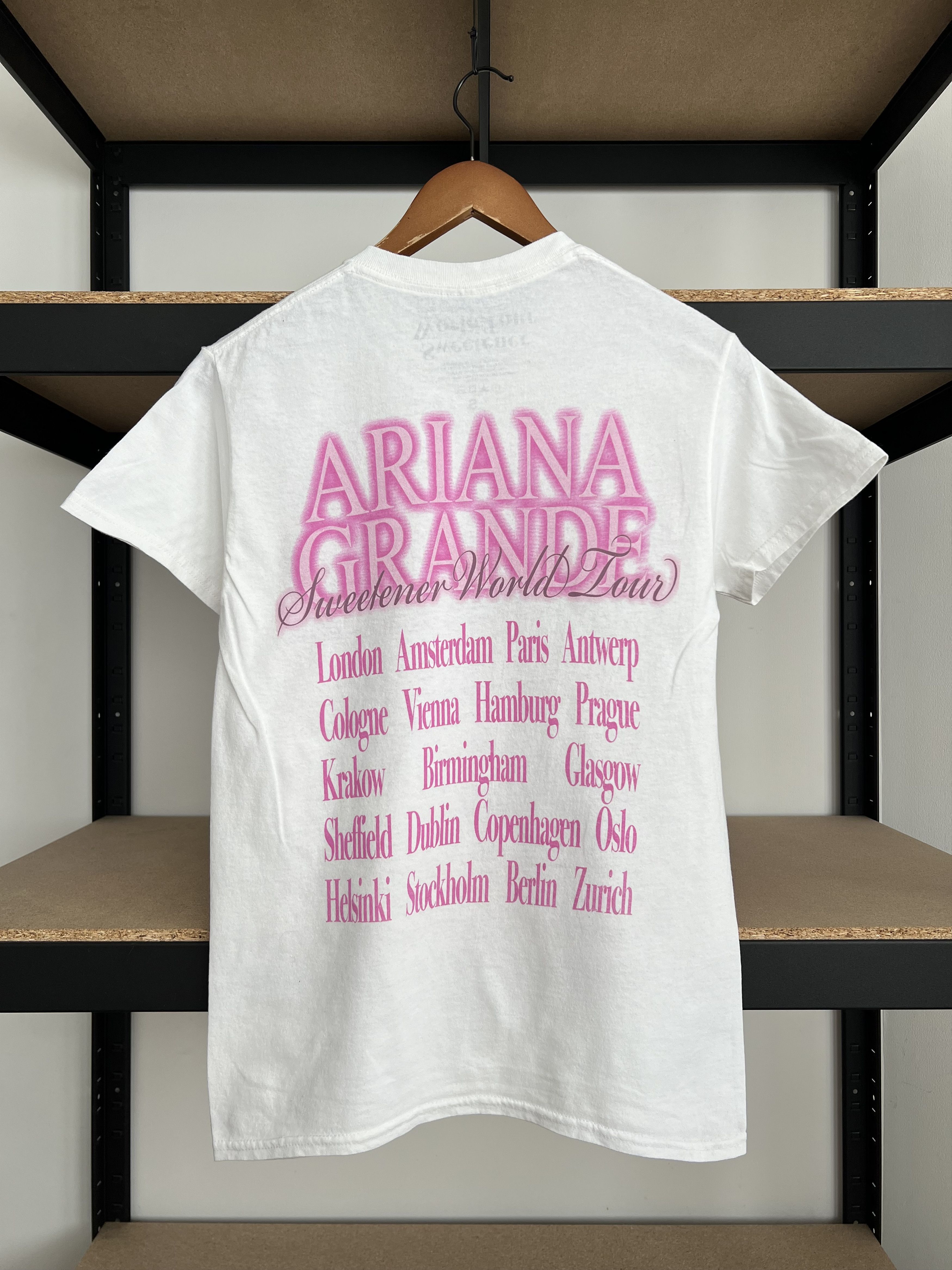 Band Tees Vintage Ariana Grande Sweetener World Tour 2019 T-shirt Size US S / EU 44-46 / 1 - 2 Thumbnail