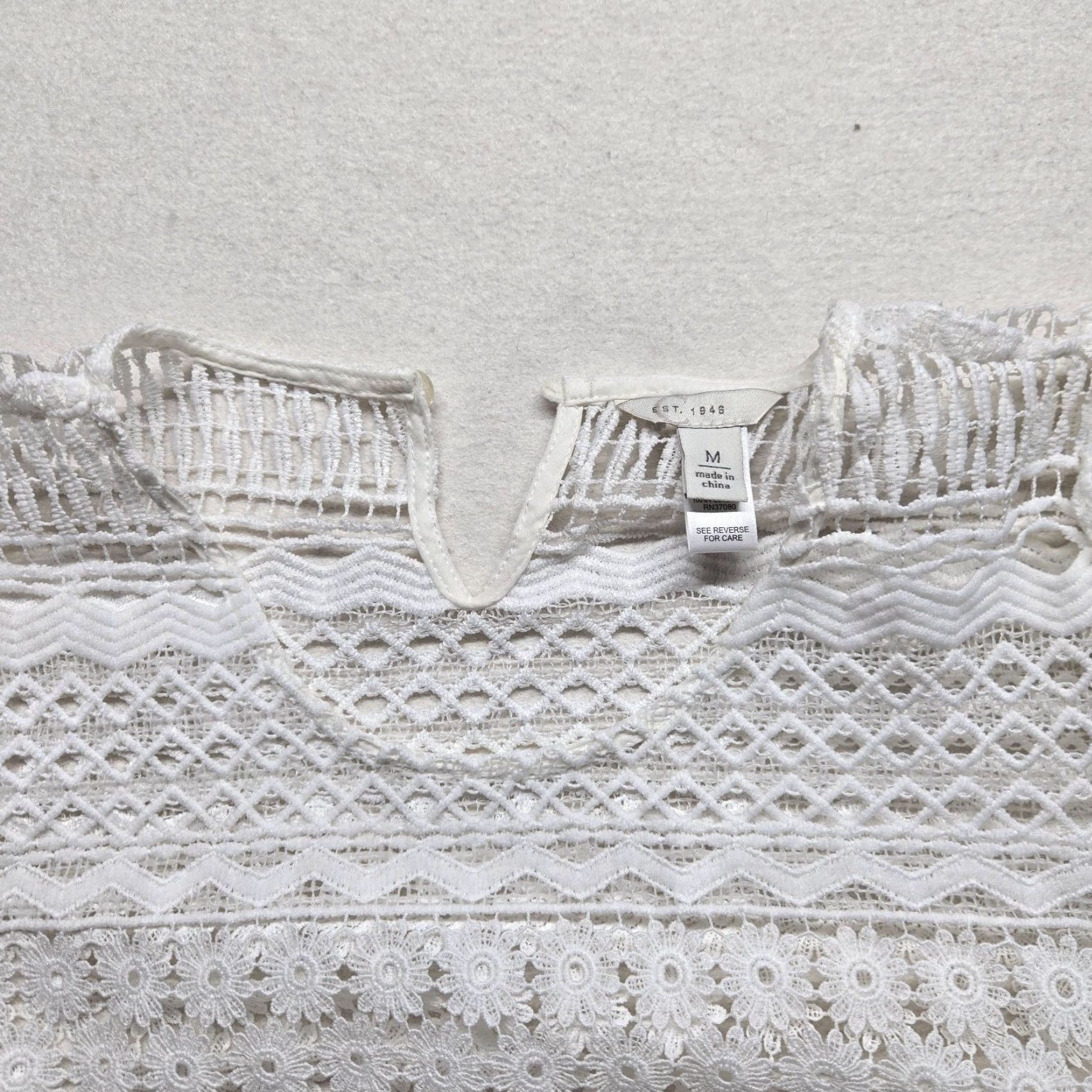 Vintage VINTAGE Est 1946 Blouse Adult Womens M White Solid Crochet Boho Sheer Long Sleeve Size M / US 6-8 / IT 42-44 - 2 Thumbnail
