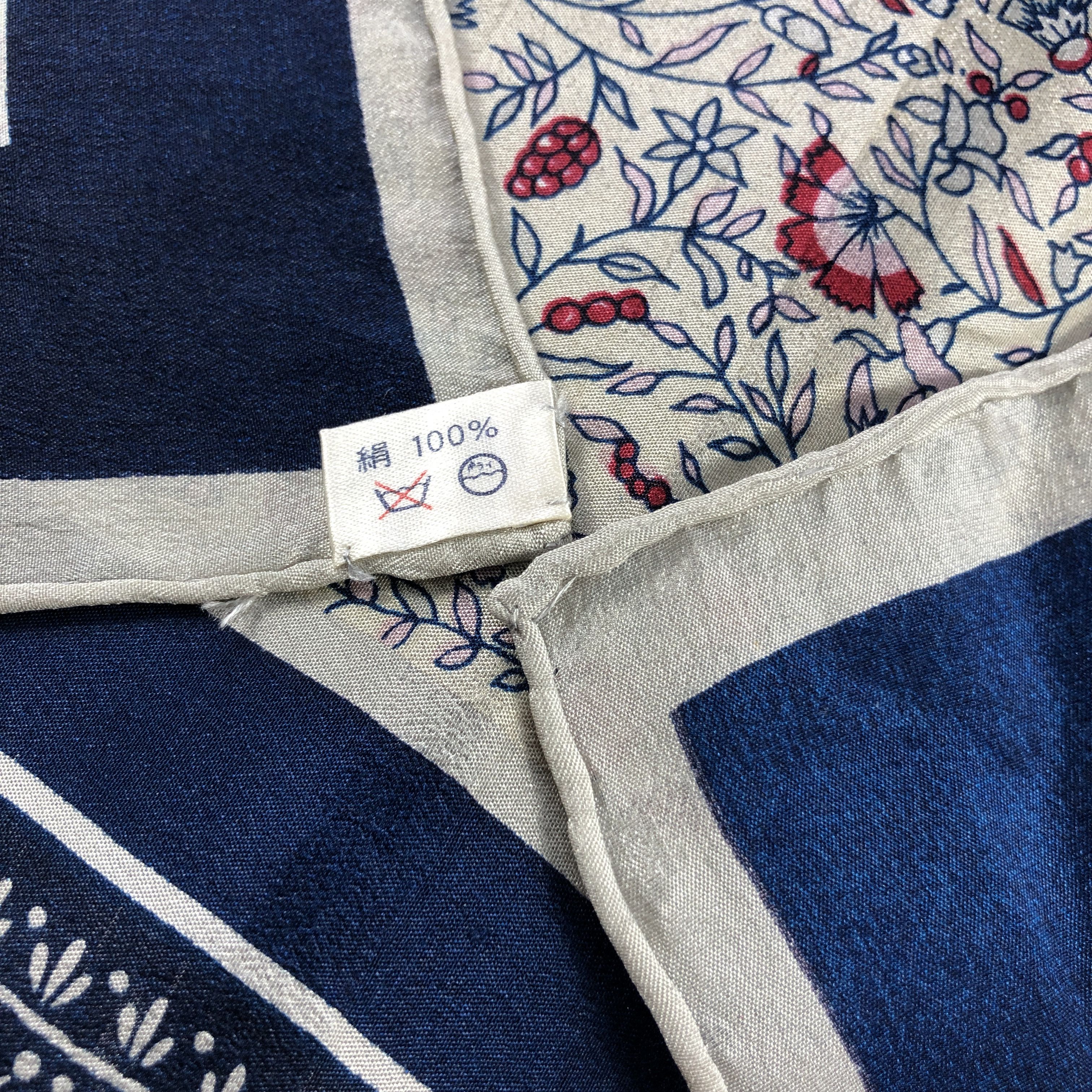 Japanese Brand Vintage Luxury Floral Hand Rolled Silk Scarf M1328 Size ONE SIZE - 4 Thumbnail