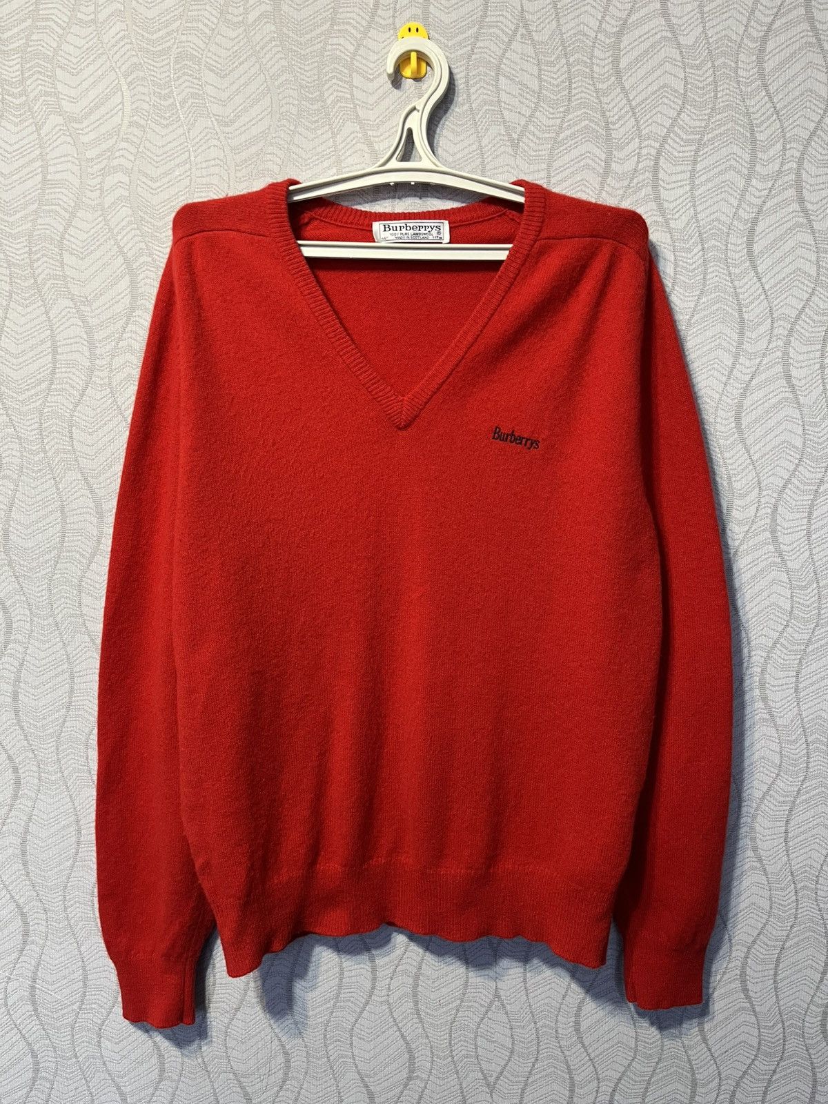 Burberry Burberry’s Vintage Pure Scotland Lambswool V-Neck Pullover Size US XL / EU 56 / 4 - 1 Thumbnail