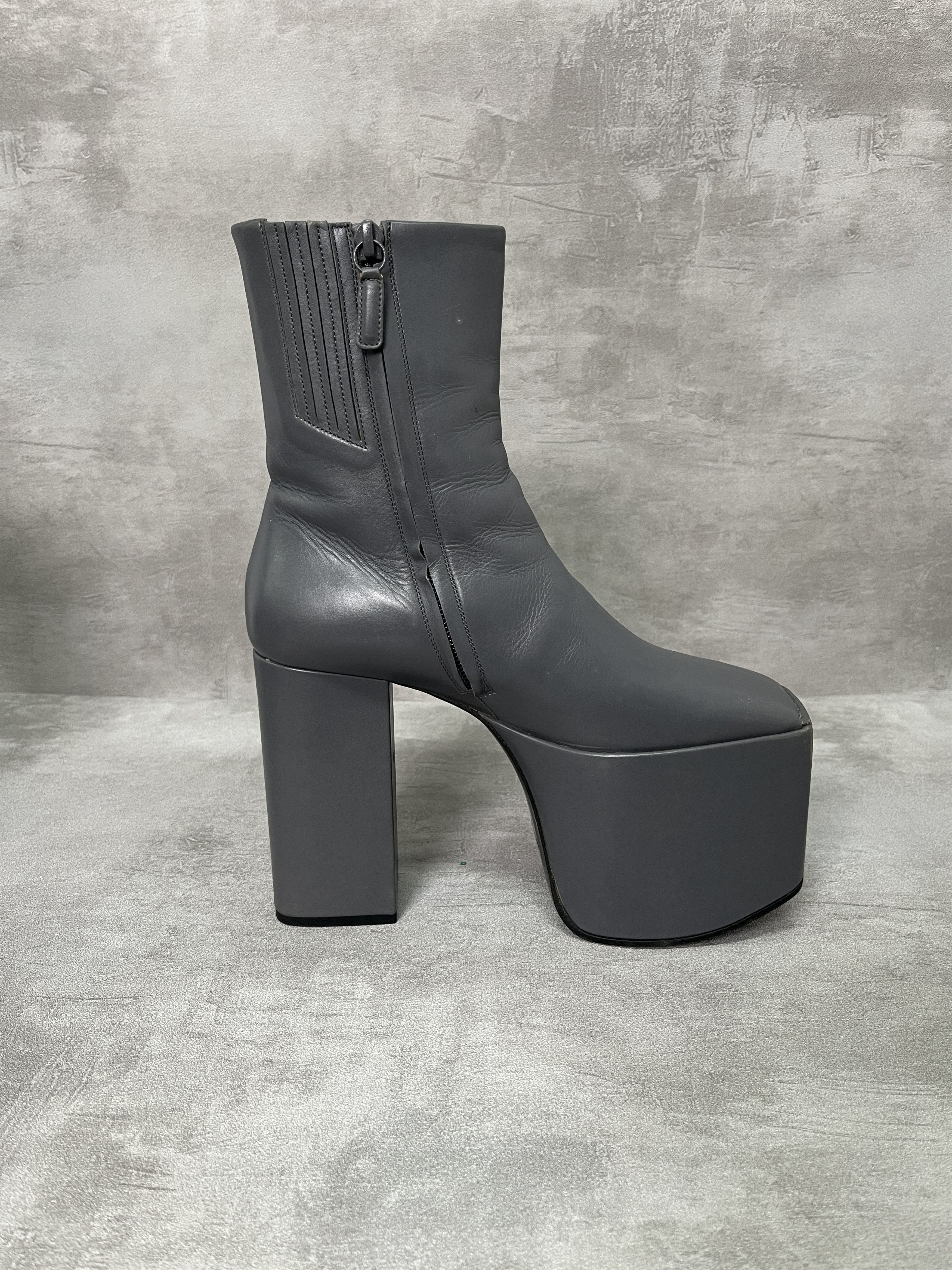 Balenciaga Balenciaga Grey Platform Boots Size US 4.5 / IT 34.5 - 1 Thumbnail