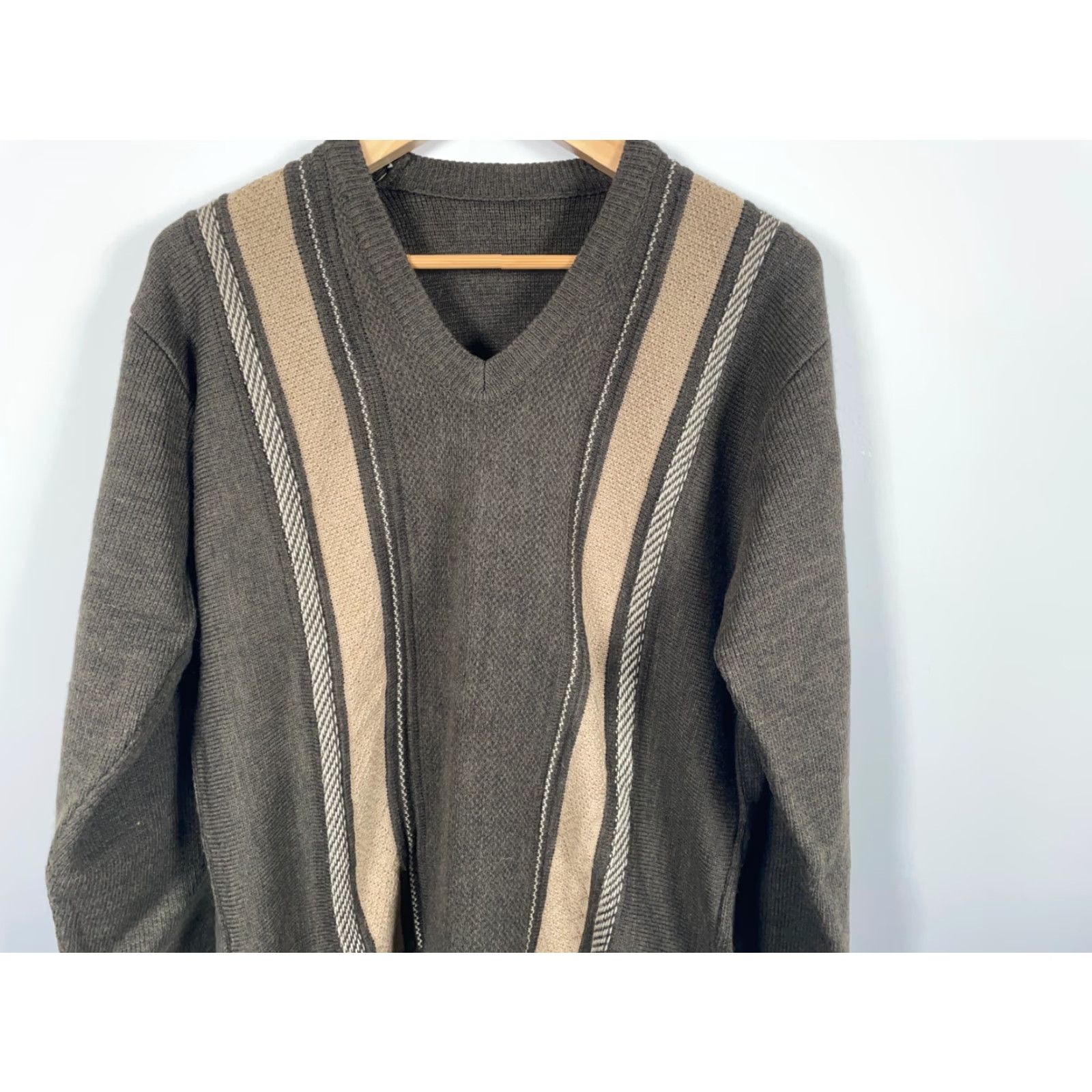 Vintage VINTAGE Preppy V-Neck Sweater Men's L Green Vertical Striped Pattern Y2K VTG Size US L / EU 52-54 / 3 - 4 Thumbnail