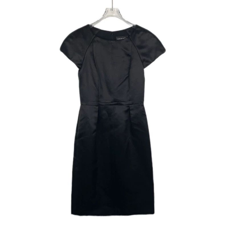 black silk short sleeve dress by Chanel-dmc