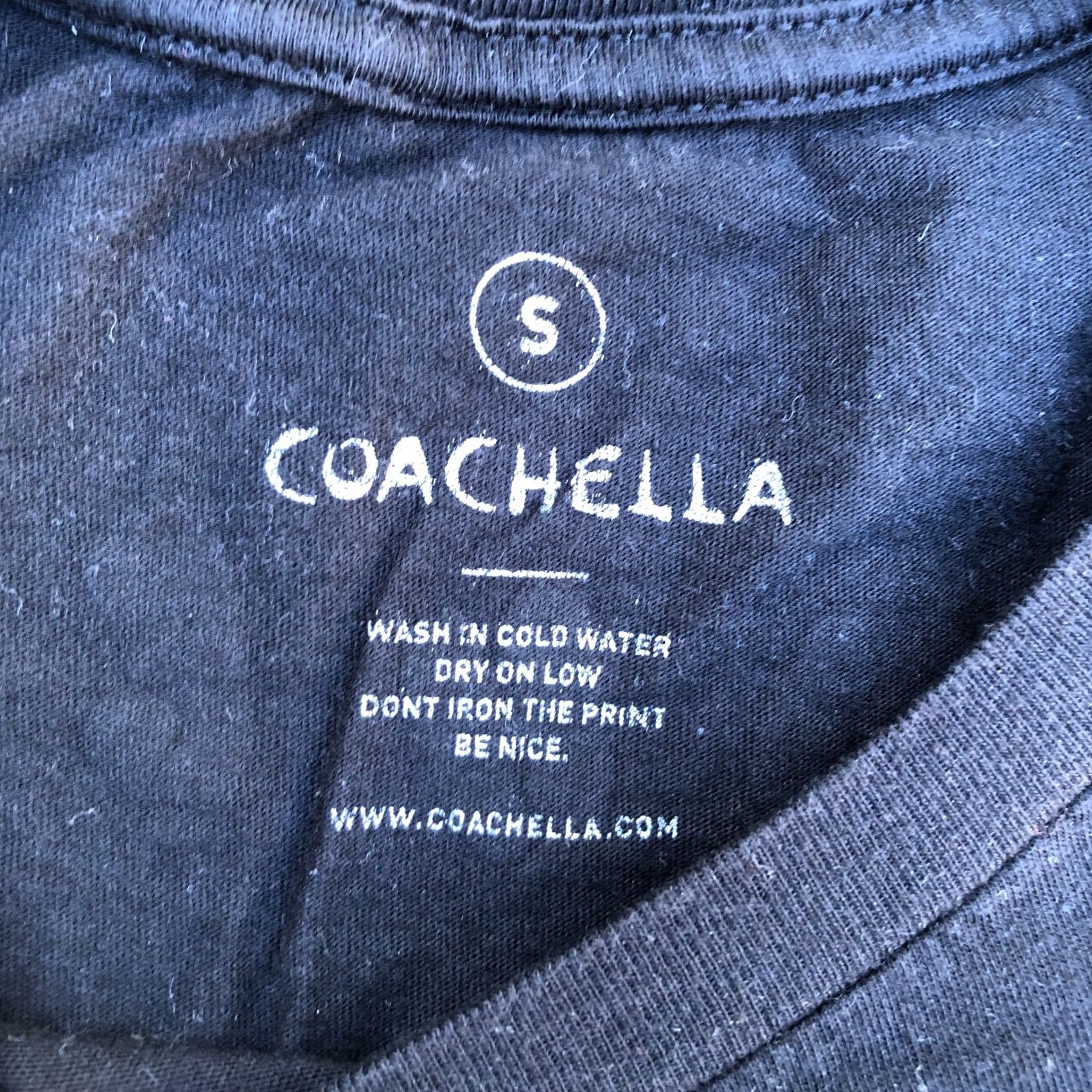 Vintage VINTAGE COACHELLA Official T Shirt Women's SMALL Black Radiohead Lady Gaga Shirt Women Small Black 2017 Size S / US 4 / IT 40 - 6 Thumbnail