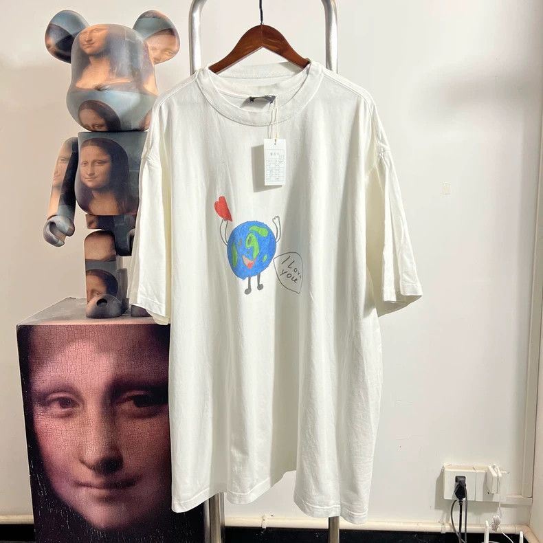 Balenciaga Balenciaga Earth Print Short Sleeve T-shirt - dmc Size US L / EU 52-54 / 3 - 1 Thumbnail