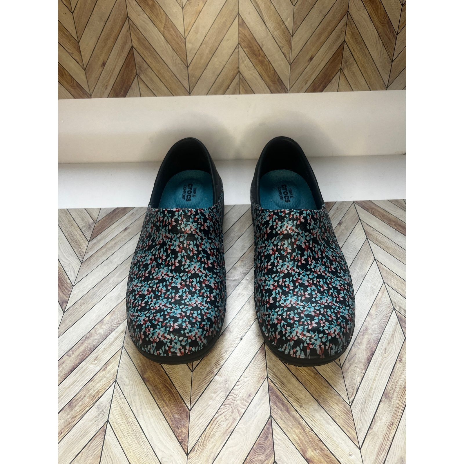 Crocs Crocs Neria Pro II LiteRide Floral Work Clogs Black W7 Size US 7 / IT 37 - 5 Thumbnail