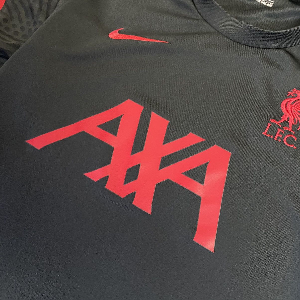 Nike Men’s Nike FC Liverpool Small logo football team jersey Size US S / EU 44-46 / 1 - 4 Thumbnail