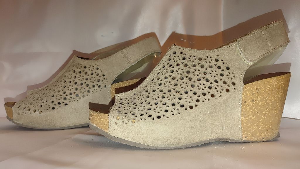 The Unbranded Brand A. Giannetti Cork Wedge Peep Toes Size 40 Size US 9.5 / IT 39.5 - 3 Thumbnail