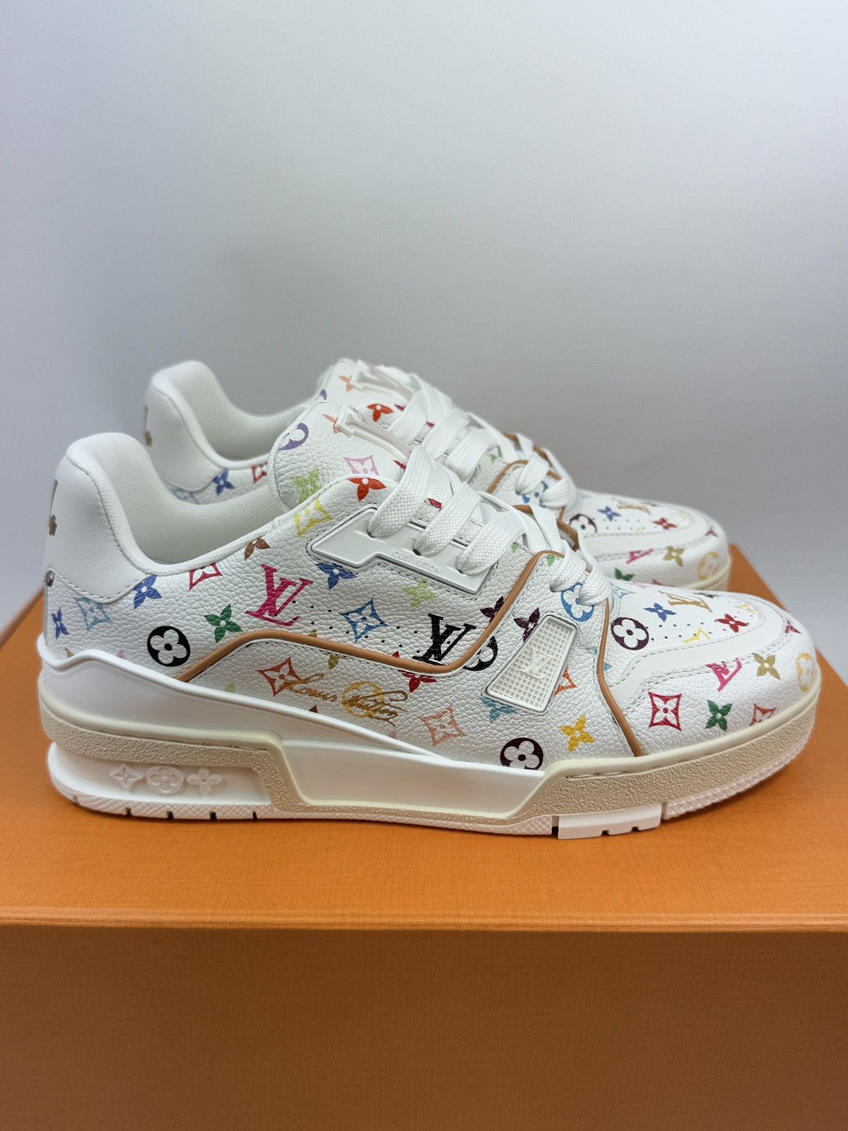 Louis Vuitton × Takashi Murakami MULTI COLOUR MONOGRAM PRINT SNEAKERS Size US 8 / IT 38 - 2 Thumbnail