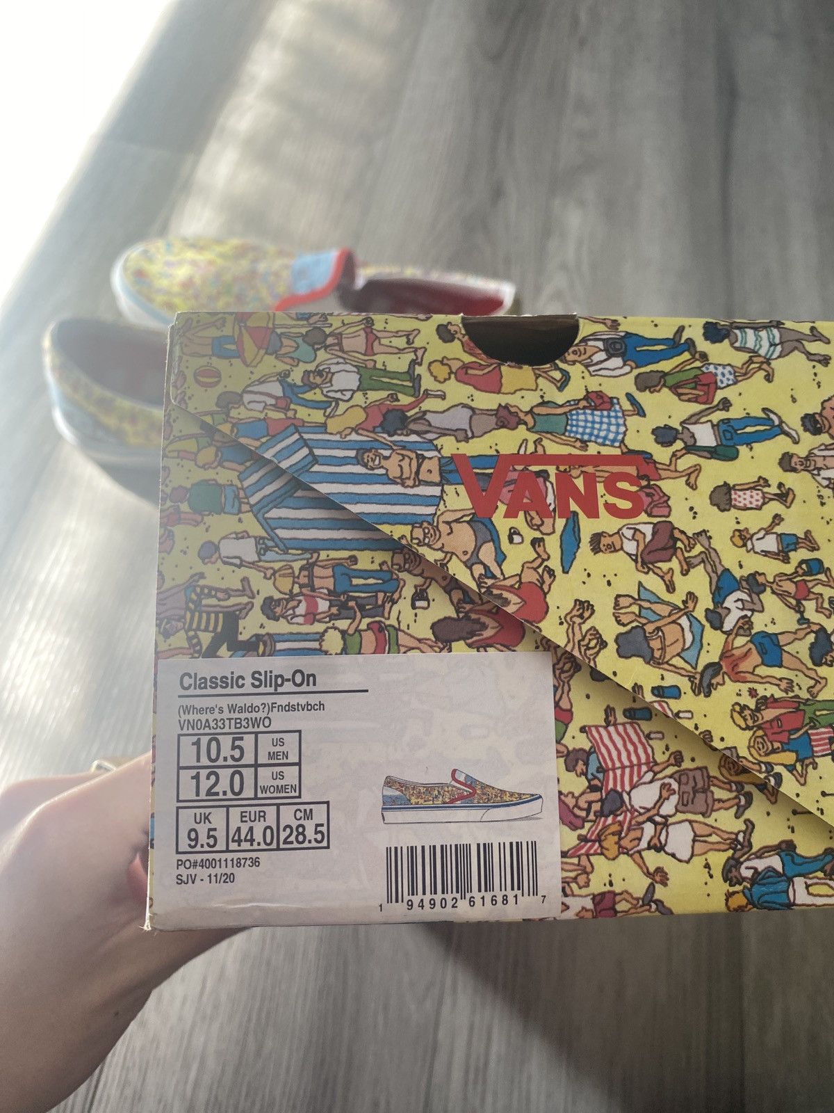 Vans (Where’s Waldo) beach colour way Size US 10.5 / EU 43-44 - 2 Thumbnail
