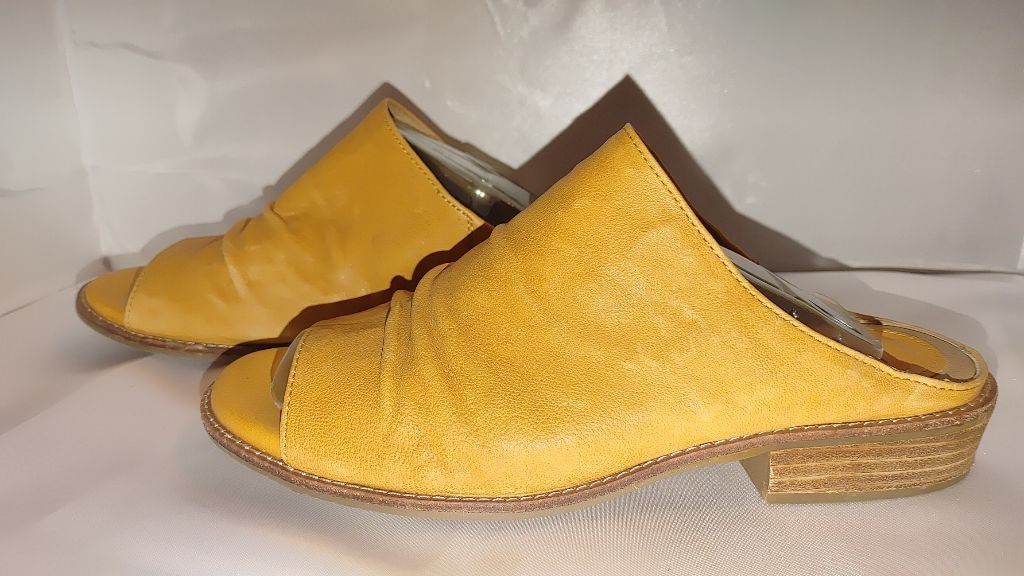 Soffe Sofft Nessa Leather Slide on Mimosa Size 8.5M Size US 8.5 / IT 38.5 - 3 Thumbnail