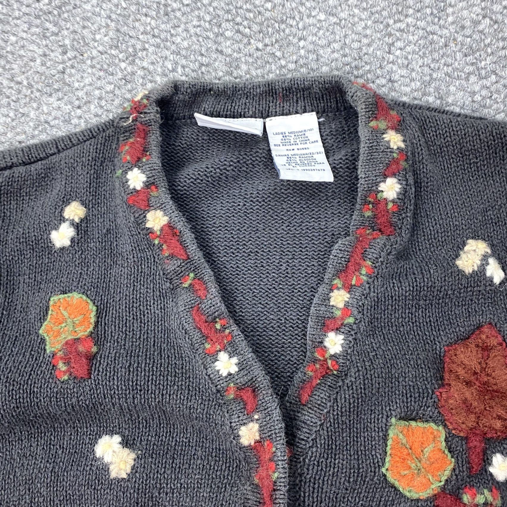 Vintage VINTAGE Bobbie Brooks Cardigan Sweater Womens Medium Gray Embroidered Autumn Leaves 55% Ramie, 45% Cotton Mens? Size M / US 6-8 / IT 42-44 - 2 Thumbnail
