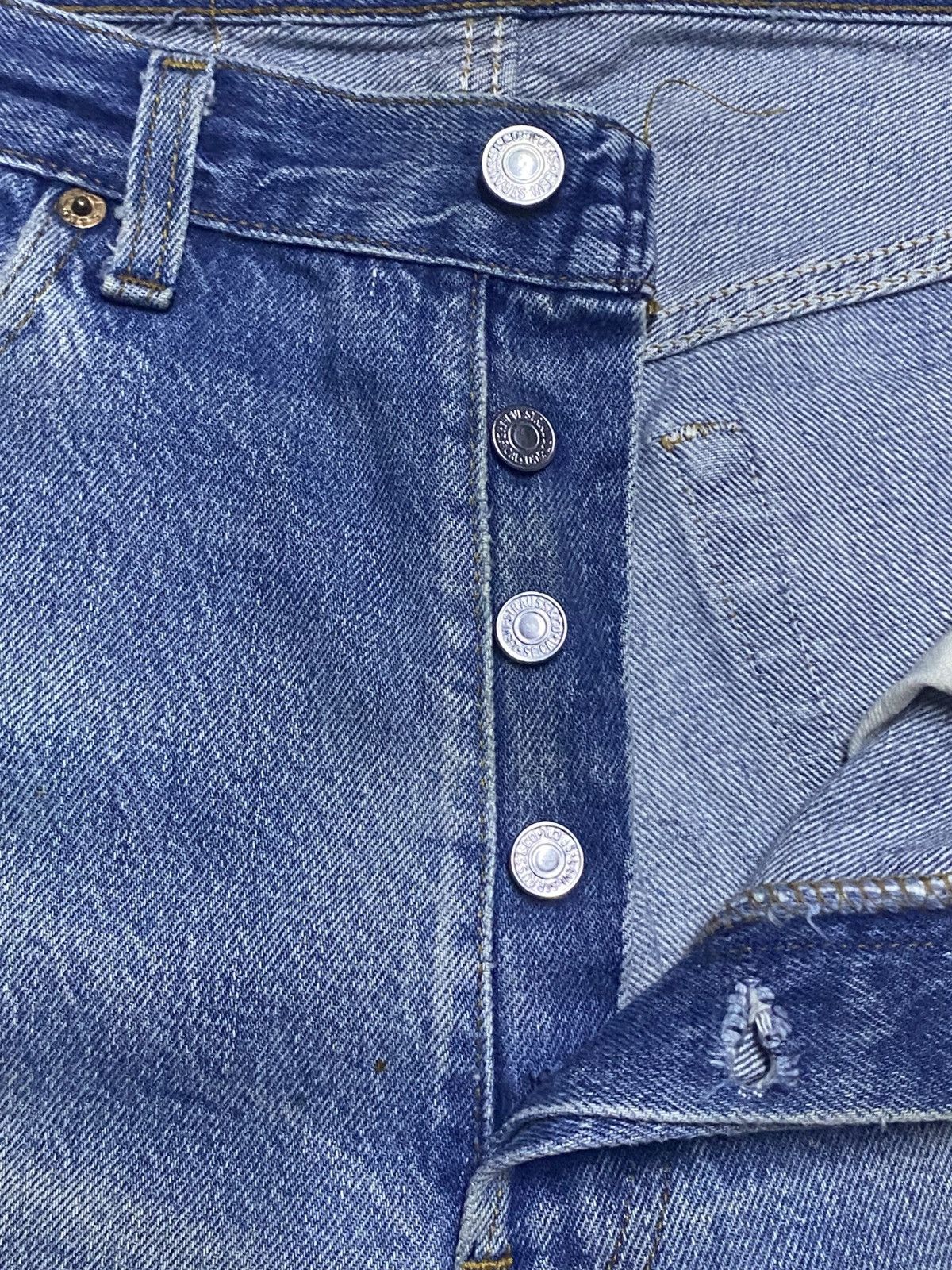 Levi's Vintage Levis 501 90s ButtonFly 522 Distressed Jeans Size US 32 / EU 48 - 10 Thumbnail