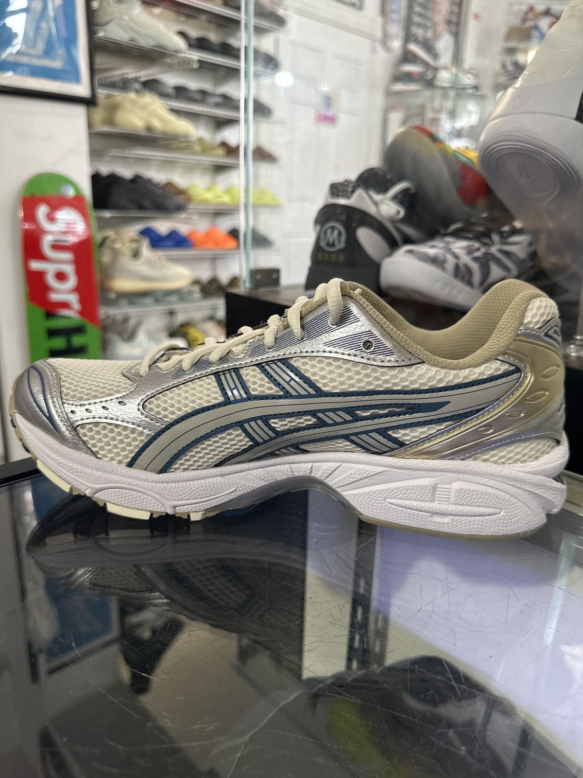 Asics ASICS Gel-Kayano 14 Size US 9 / EU 42 - 3 Thumbnail