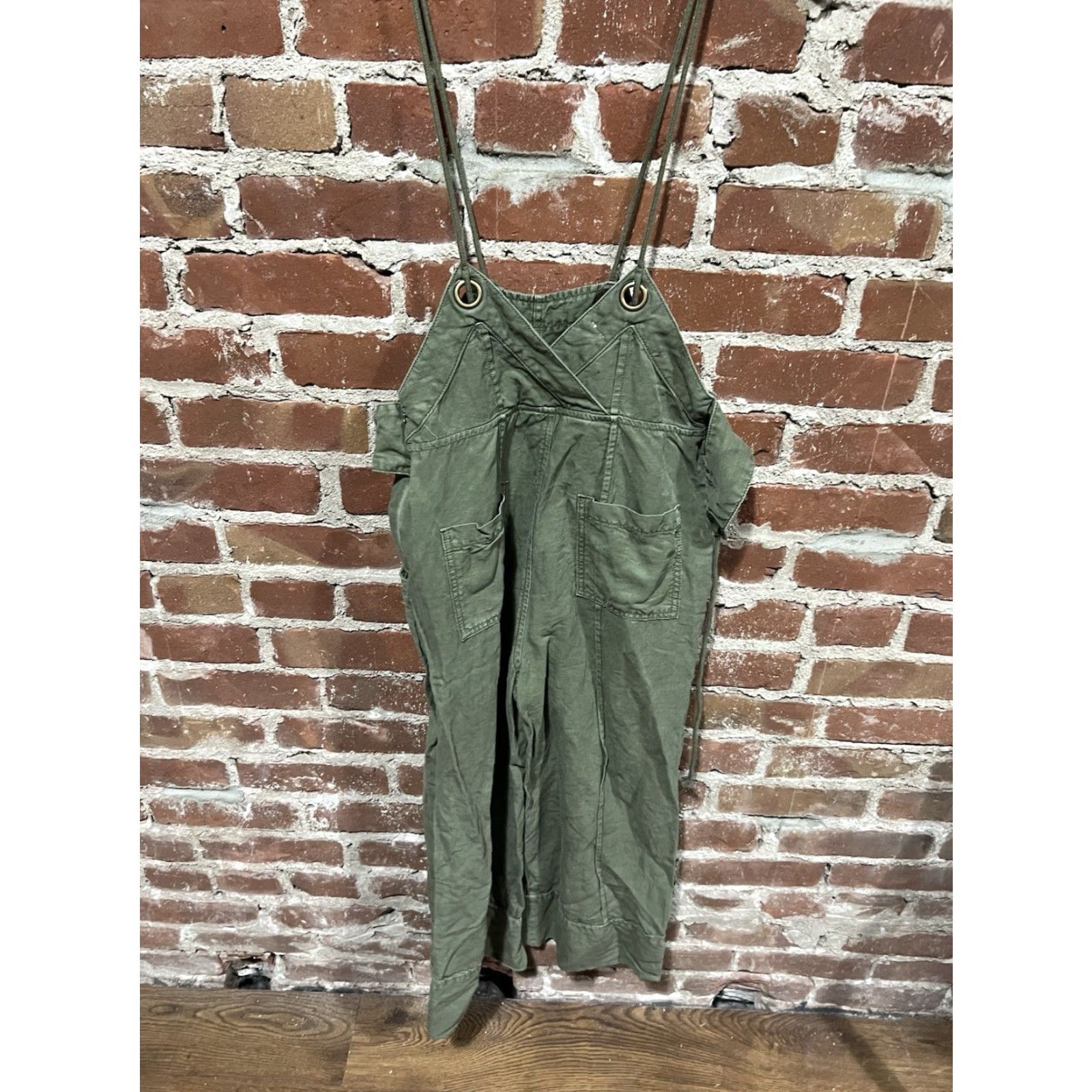 Anthropologie Anthropologie Asha Bib Front Crop Utility Overalls Sage Green Size S One-Piece Women Crop Wide-Leg Casual Spring Summer Utility Overalls Mens? Wait. Size 28" / US 6 / IT 42 - 3 Thumbnail