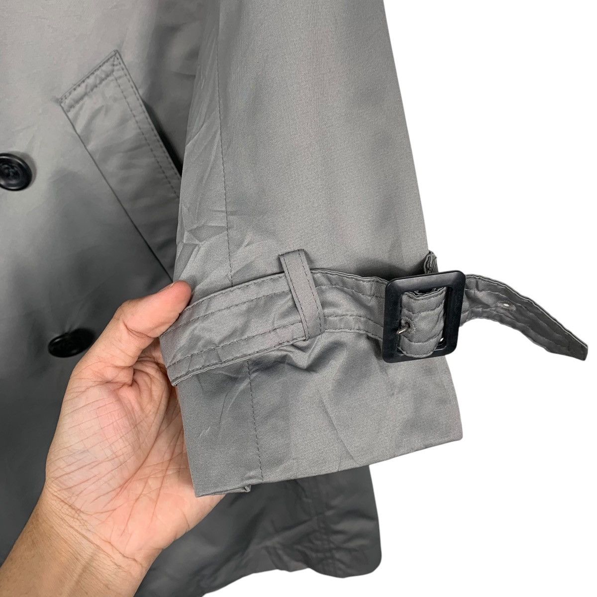Uniqlo Uniqlo Double Breast Trench Coat Size L / US 10 / IT 46 - 14 Thumbnail