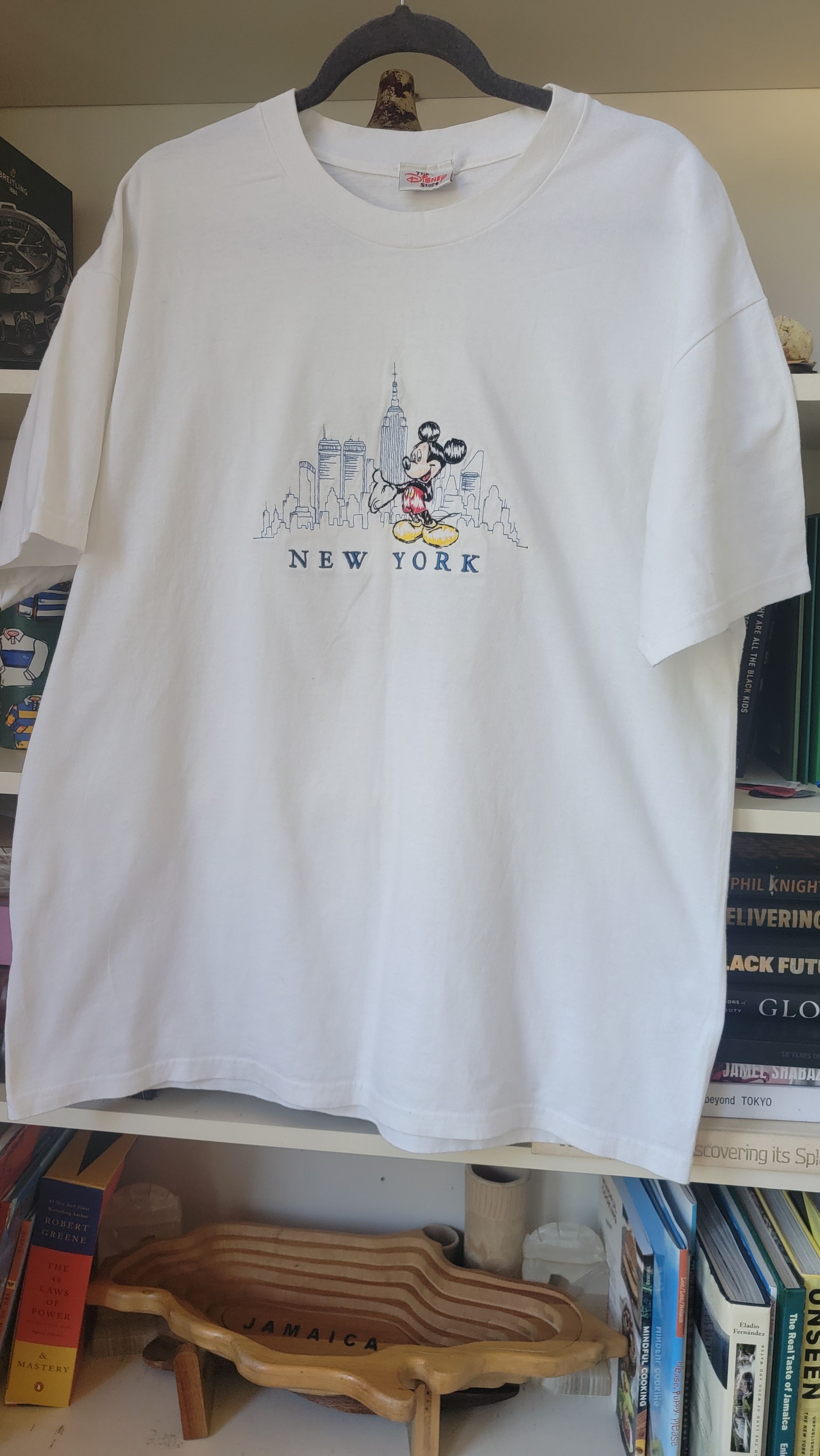 Disney × Mickey Mouse × Vintage Rare Mickey Mouse NYC Skyline Twin Towers Tshirt Size US XL / EU 56 / 4 - 1 Thumbnail