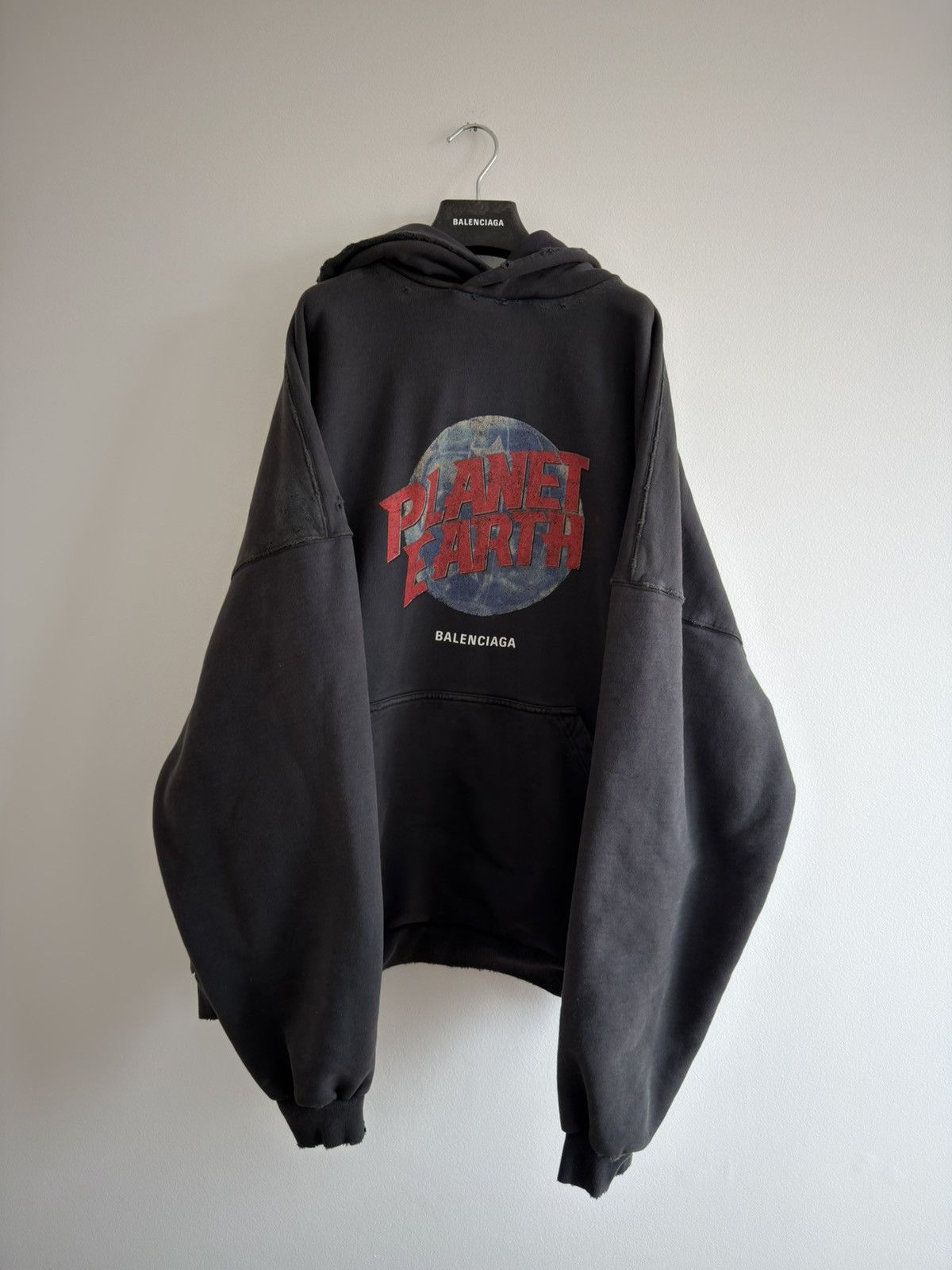 Balenciaga BALENCIAGA DEMNA WINTER 24 HOODIE DISTRESSED PLANET HOLLY Size US XL / EU 56 / 4 - 1 Thumbnail