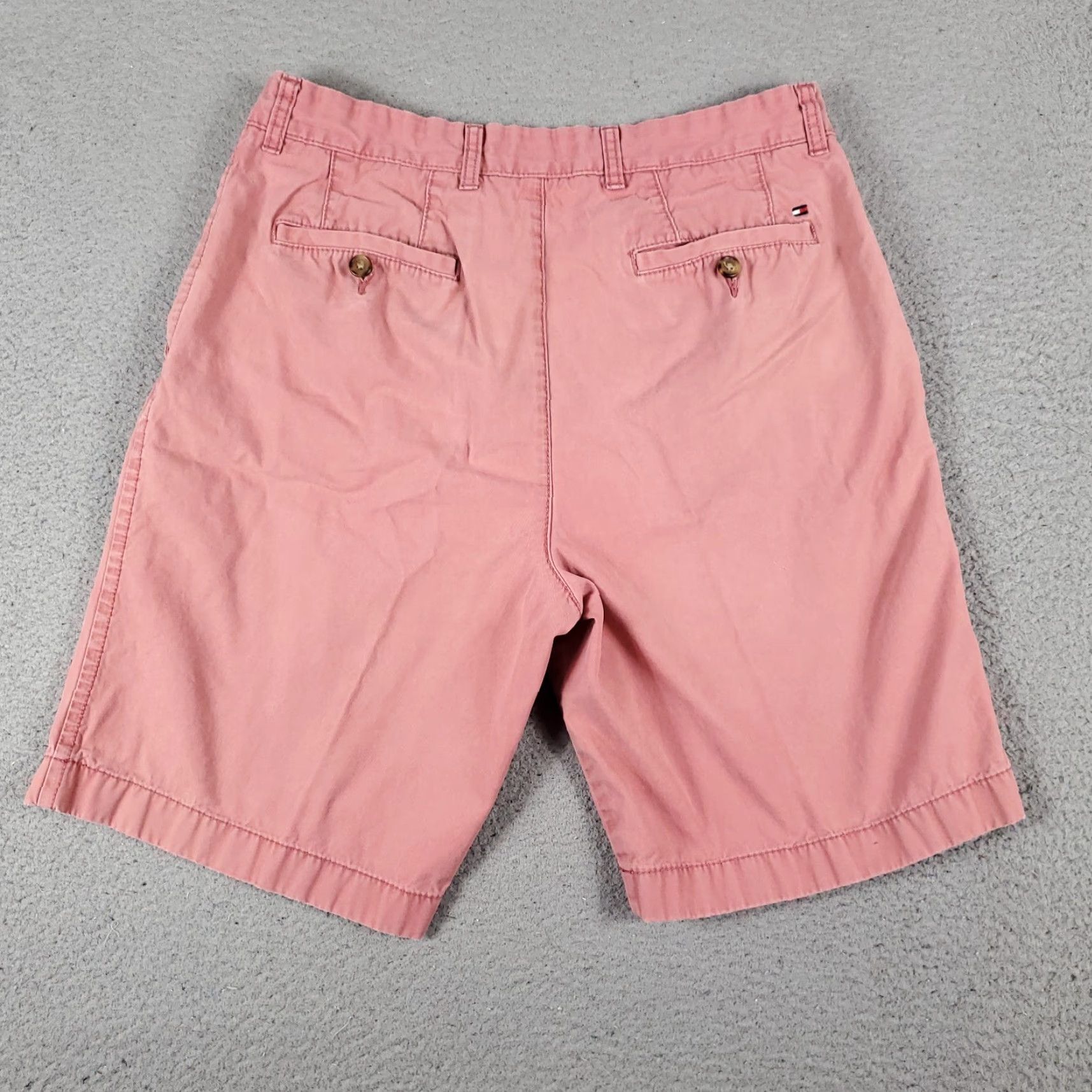 Tommy Hilfiger VINTAGE Tommy Hilfiger Shorts Men Size 32 Pink Casual Chino Flat Front Summer Size US 32 / EU 48 - 7 Thumbnail