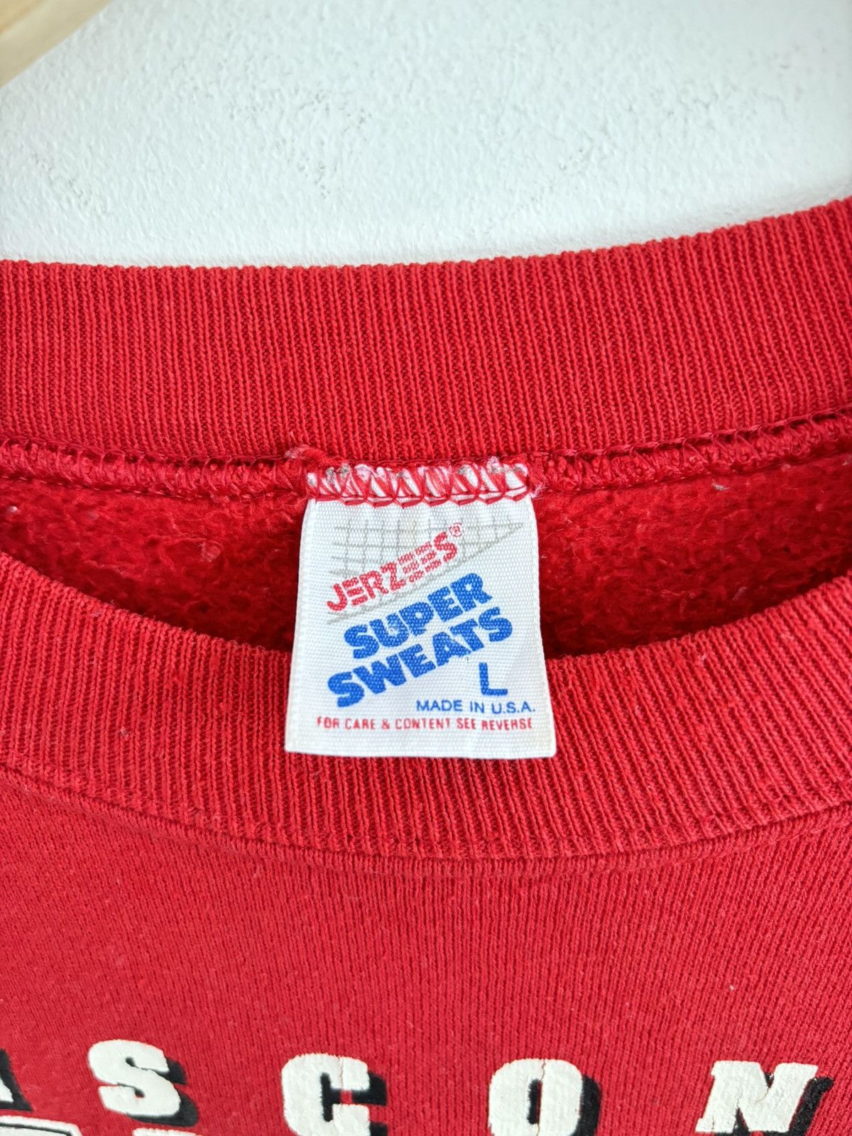 NFL 90S WISCONSIN BADGERS ROSE BOWL GRAPHIC CREWNECK Size US L / EU 52-54 / 3 - 4 Thumbnail