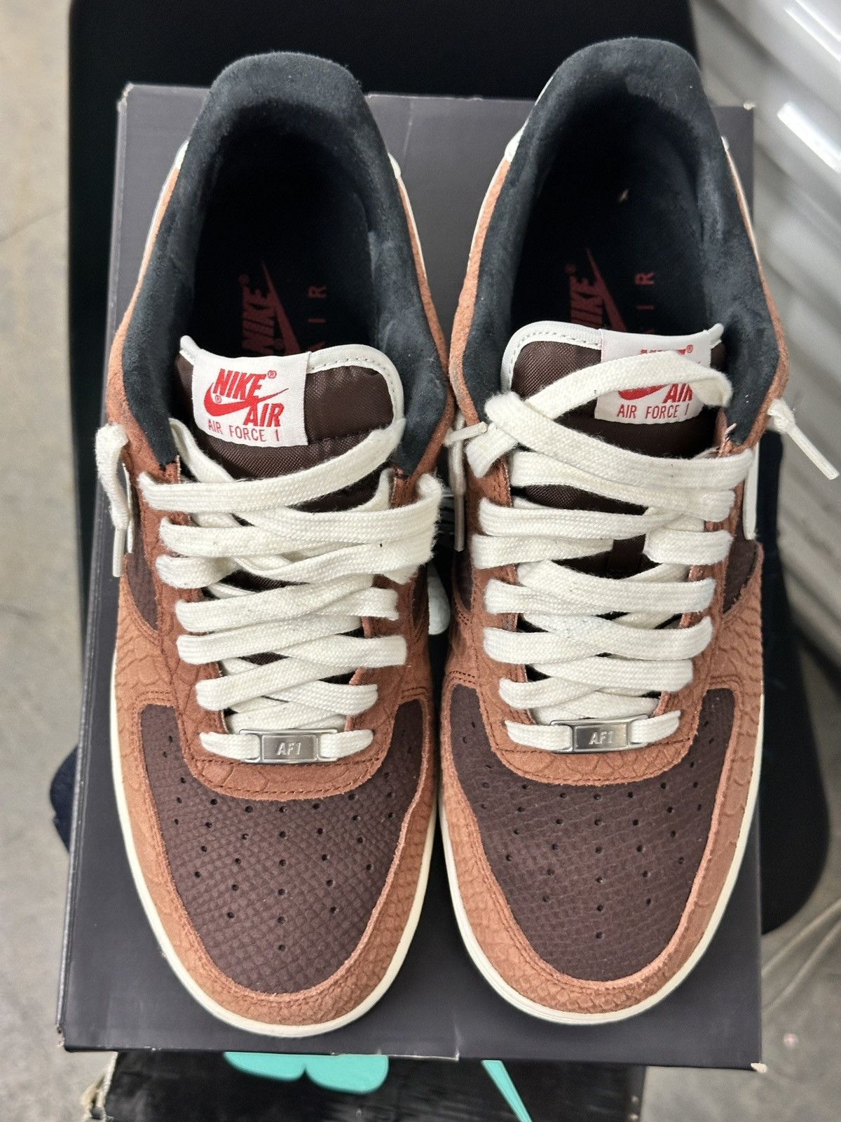 Nike Nike Air Force 1 PRM Size US 9.5 / EU 42-43 - 2 Thumbnail