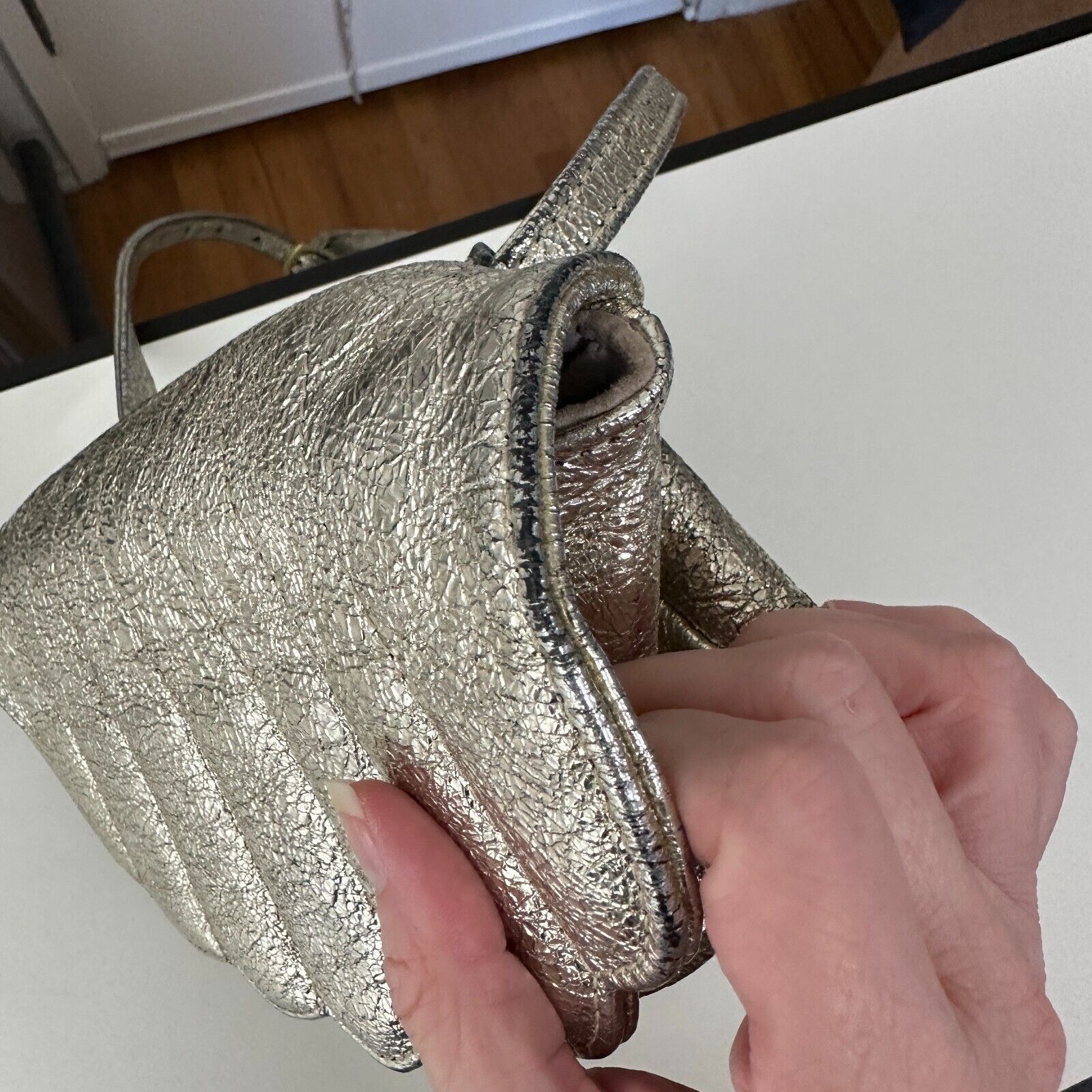 Other C.A.B. Gold-Silver Shimmer Clamshell Shoulder Bag Snap Close Size ONE SIZE - 10 Thumbnail