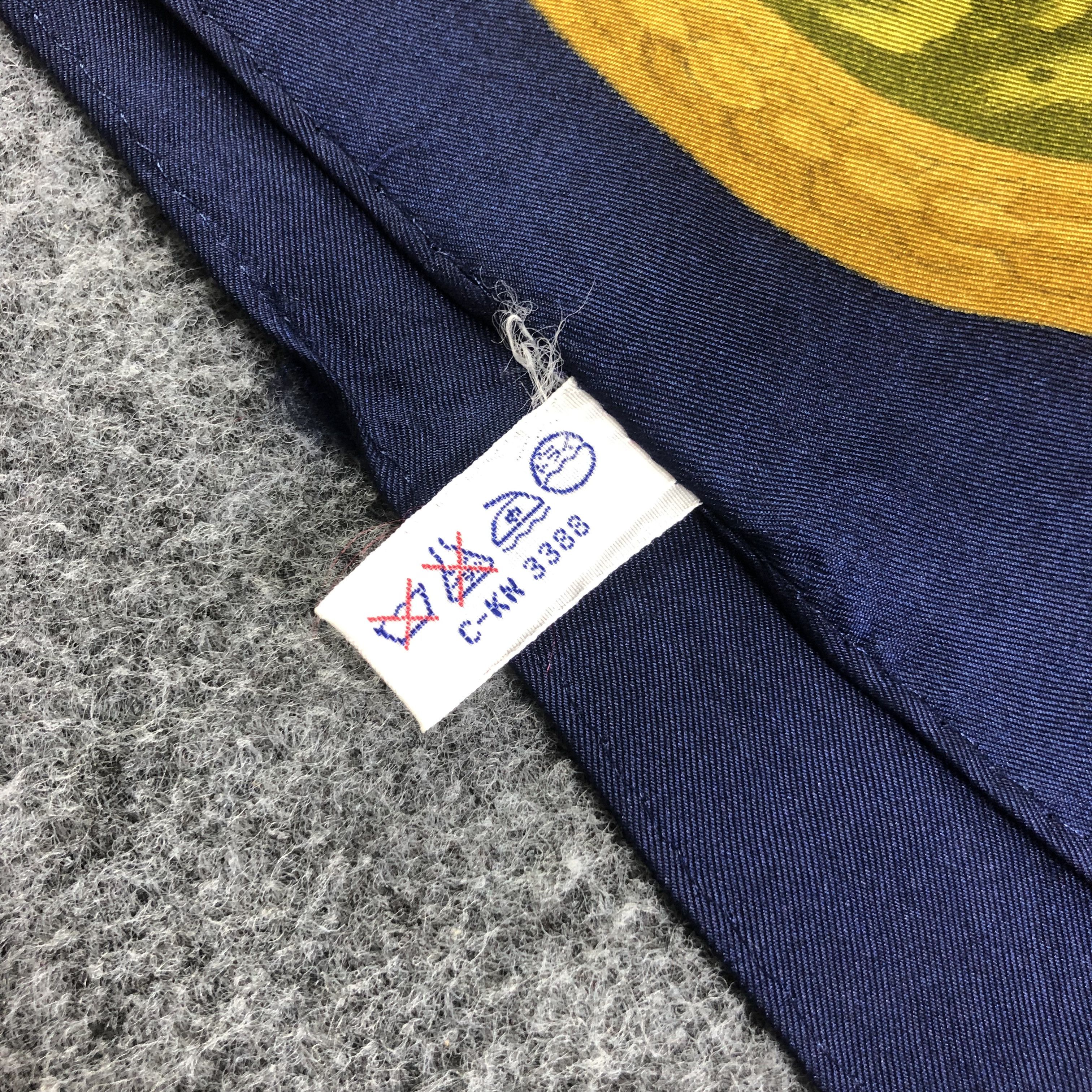 Japanese Brand Luxury Design Silk Scarf M526 Size ONE SIZE - 6 Thumbnail
