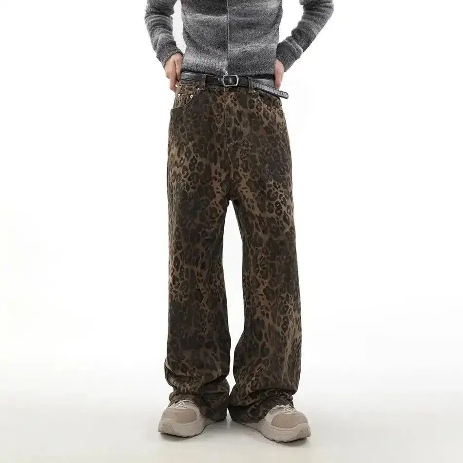 Japanese Brand Vintage Jeans Leopard Graphic Loose Trousers Unisex Size US 32 / EU 48 - 1 Thumbnail