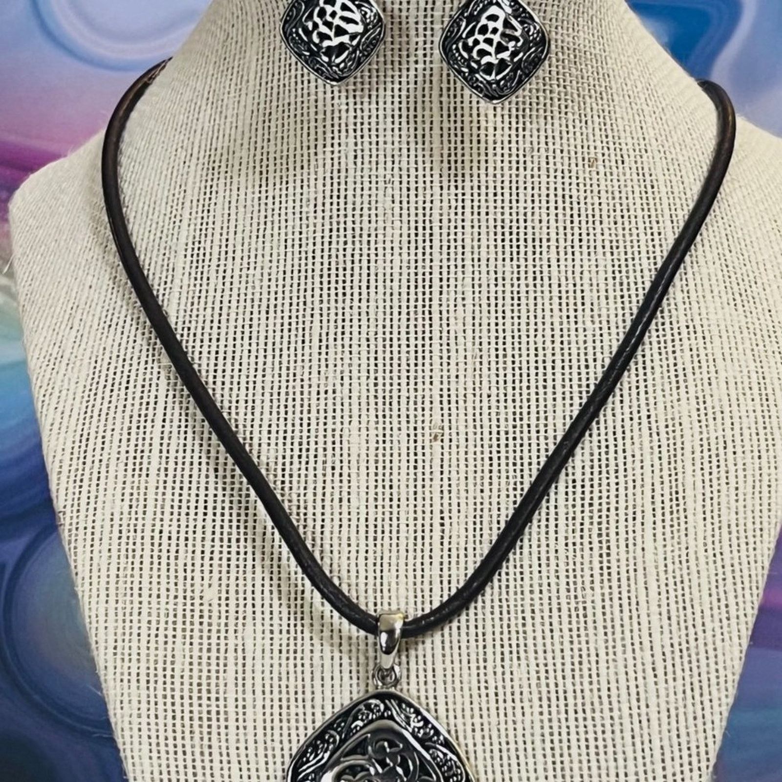 Other Vintage Signed - Lia Sophia - SET - Leather Necklace Earring Size ONE SIZE - 2 Thumbnail