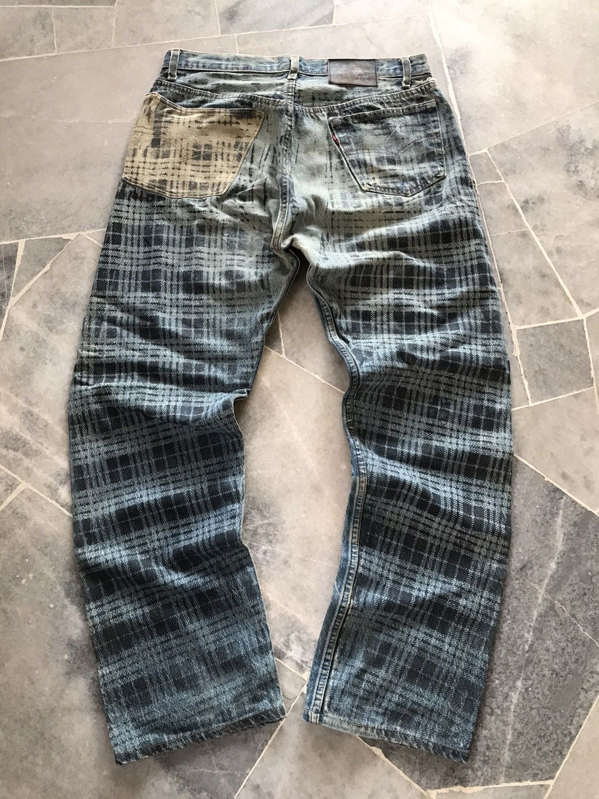 Levi's Vintage Clothing × Montage Vintage Levi’s 501 Jeans Custom Montage denim Crowd Size US 34 / EU 50 - 9 Thumbnail