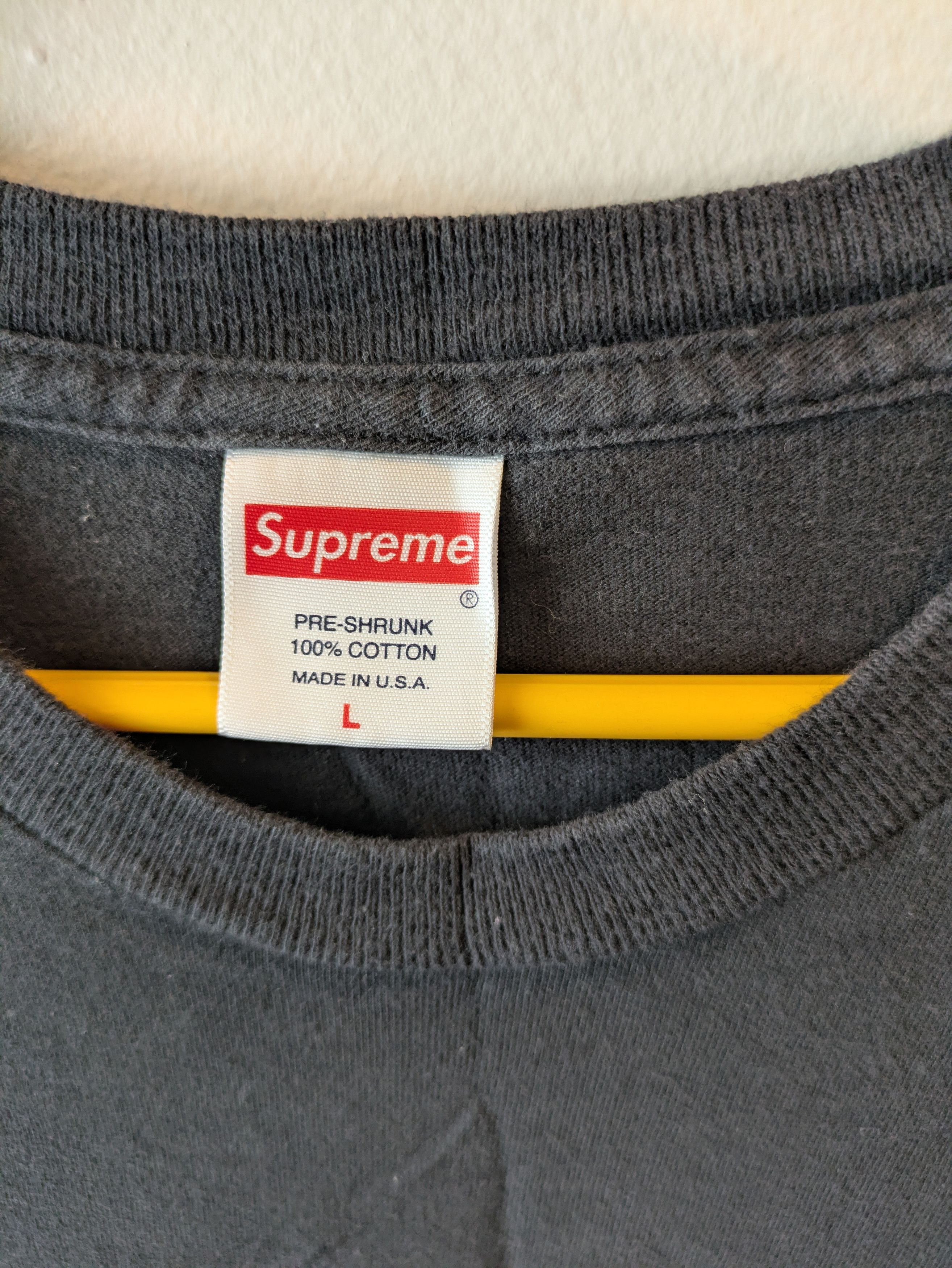 Supreme Supreme Scarface The World is yours Blimp t shirt Size US L / EU 52-54 / 3 - 2 Thumbnail