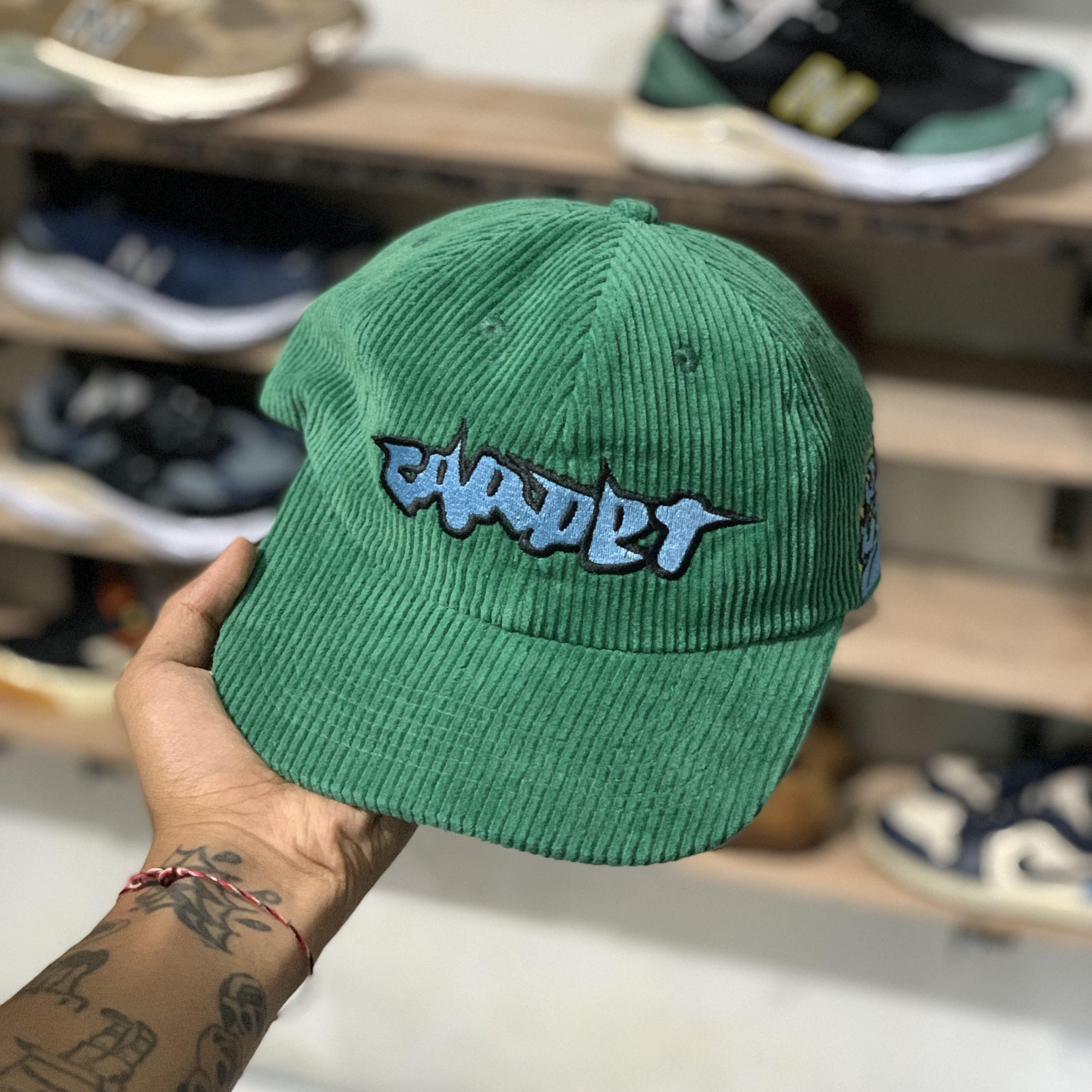 Carpet Company Streetwear carpet company "FATSMACK" corduroy green hat Size ONE SIZE - 1 Thumbnail