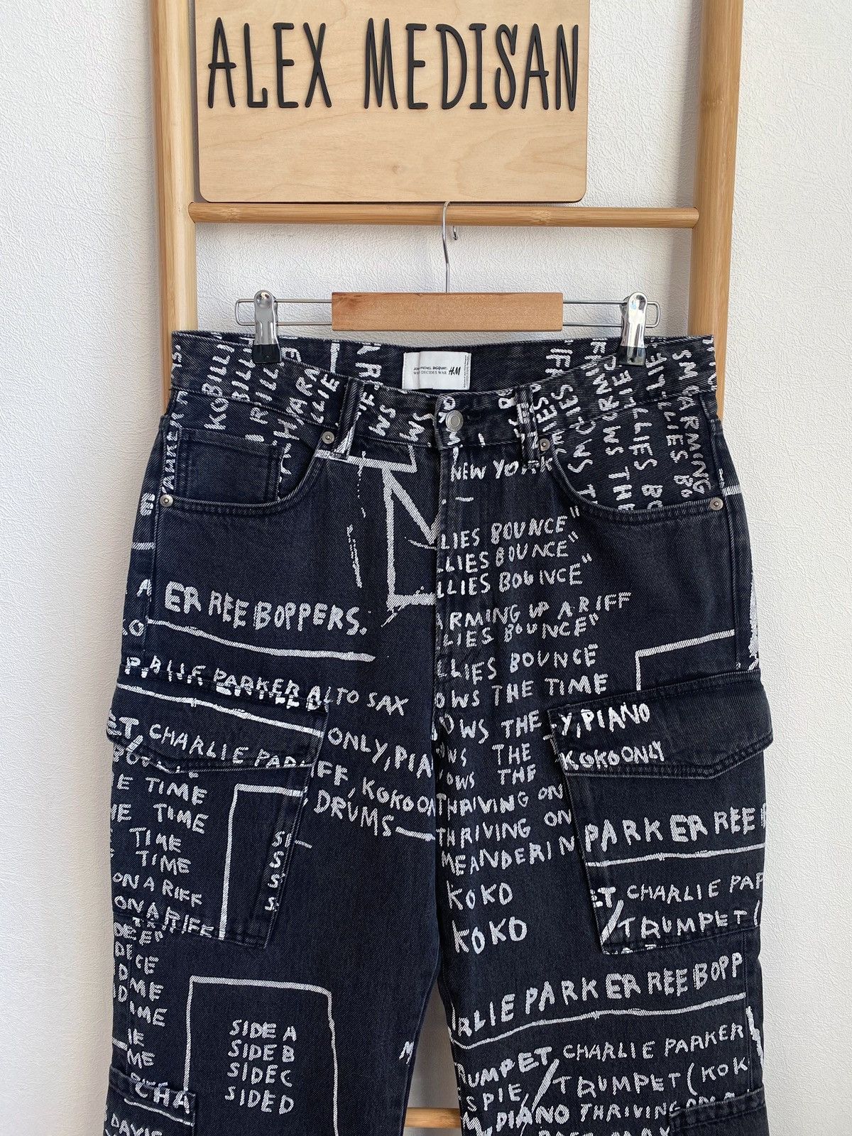 H&M × Jean-Michel Basquiat × Who Decides War Who Decides War Baggy denim jeans H&M x Basquiat x Ev&Tela Size US 32 / EU 48 - 10 Thumbnail